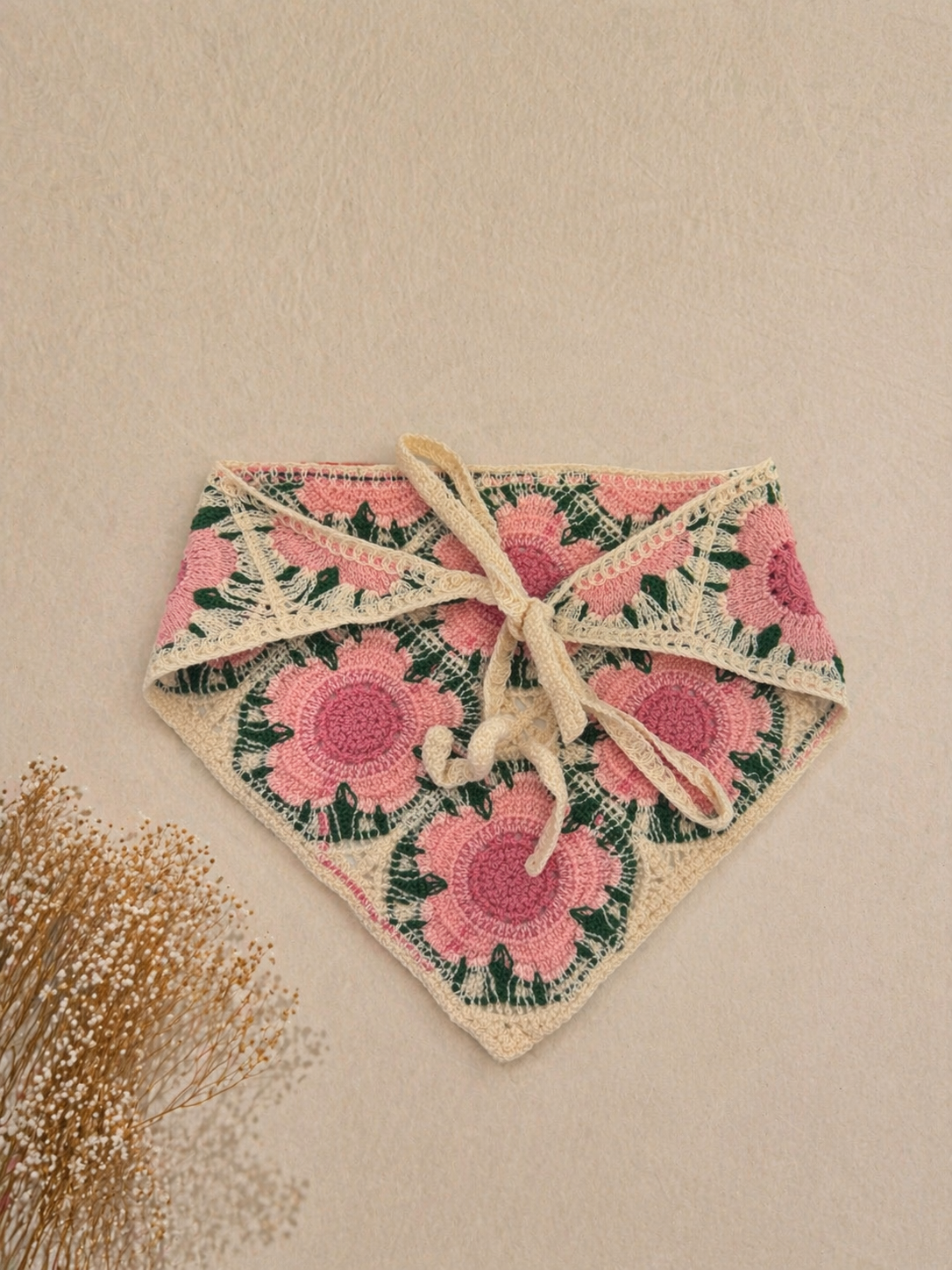 Bandana multifuncional em croché | Bege com Flores Rosa