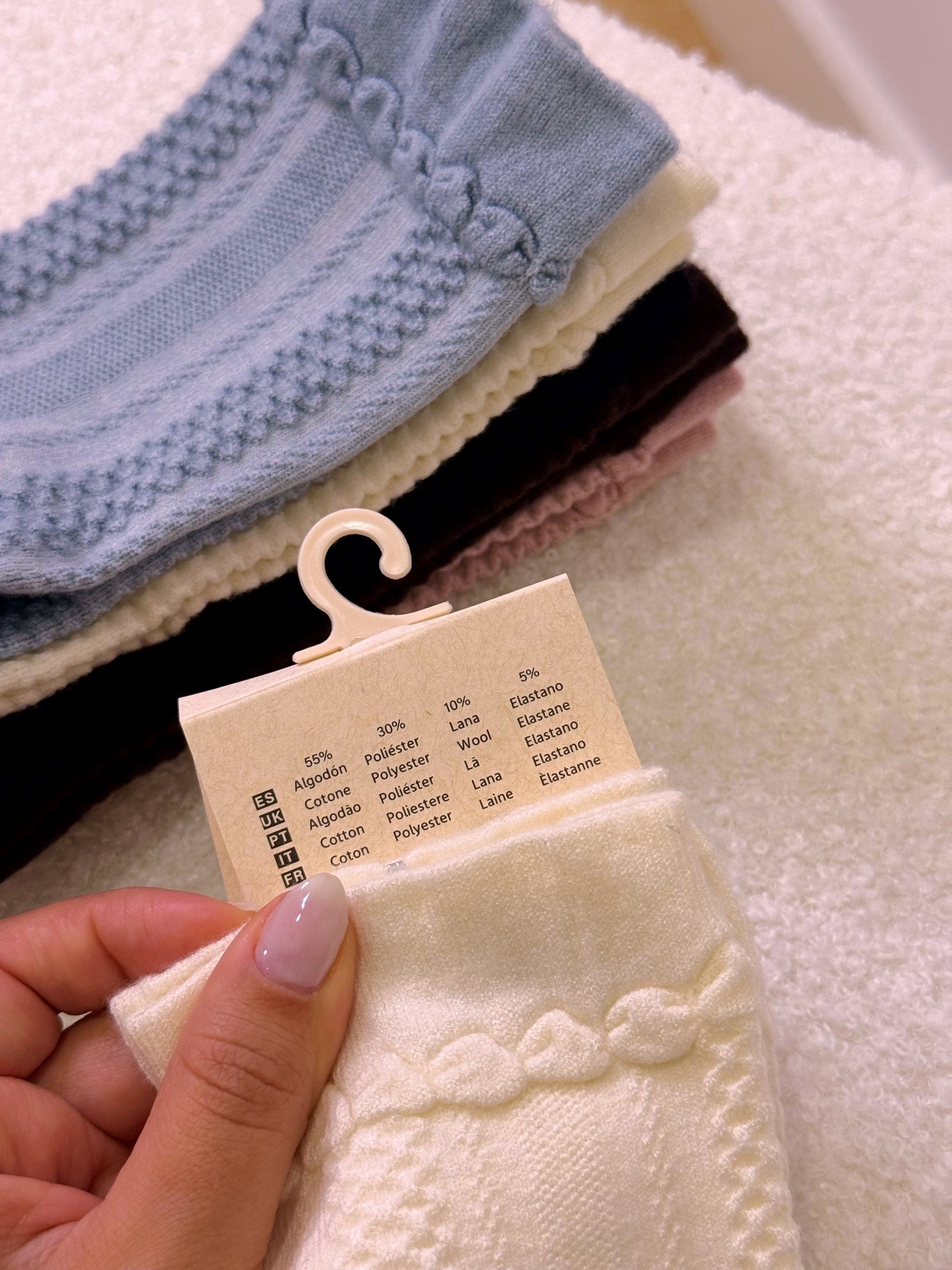 Meias de malha lisas com pormenor ondulado • com algodão e lã | 5 cores