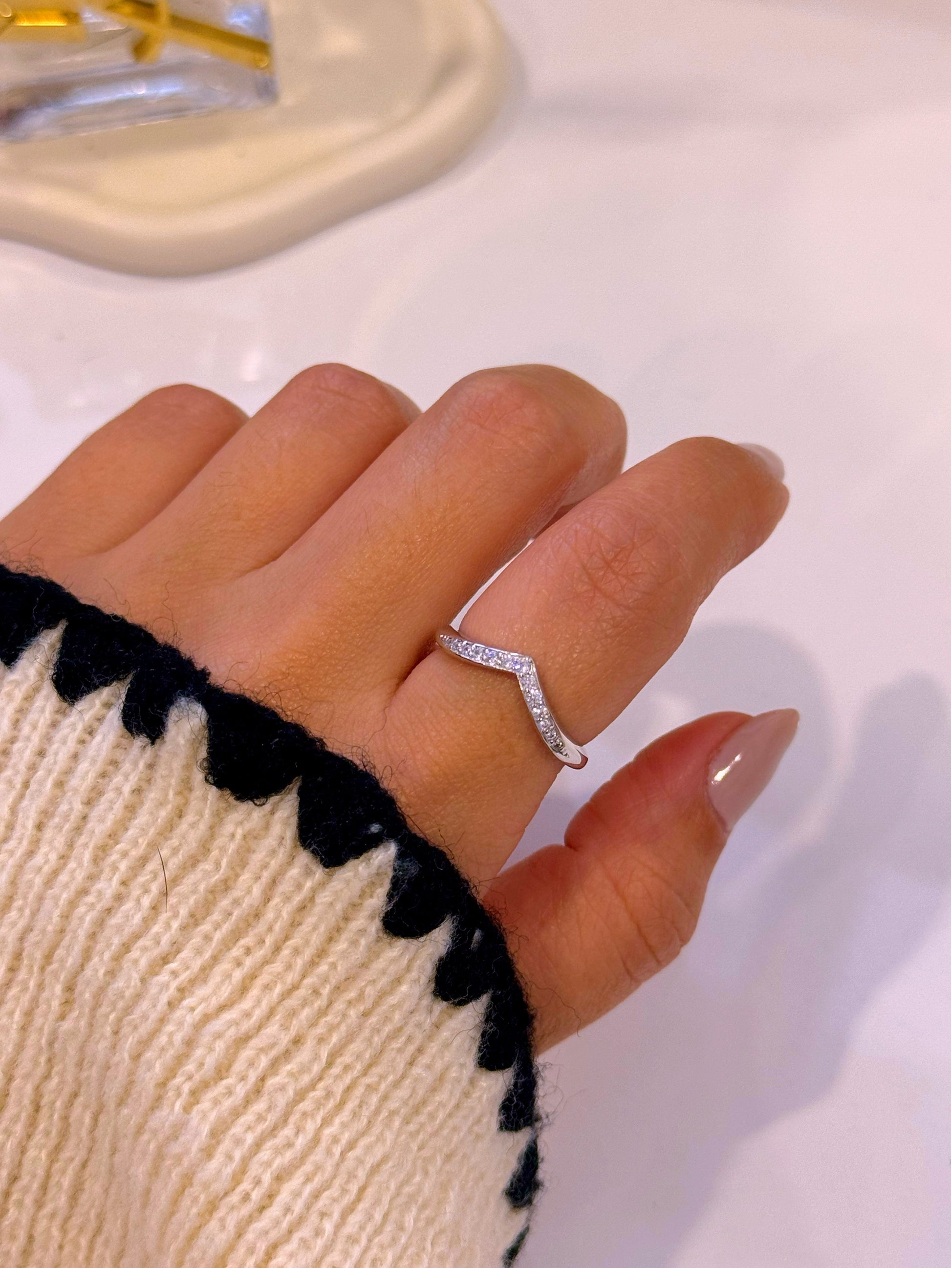 Anel delicado • efeito bico com brilhantes | Linha Premium • 𝑒𝑑𝑖𝑐̧𝑎̃𝑜 𝑙𝑖𝑚𝑖𝑡𝑎𝑑𝑎