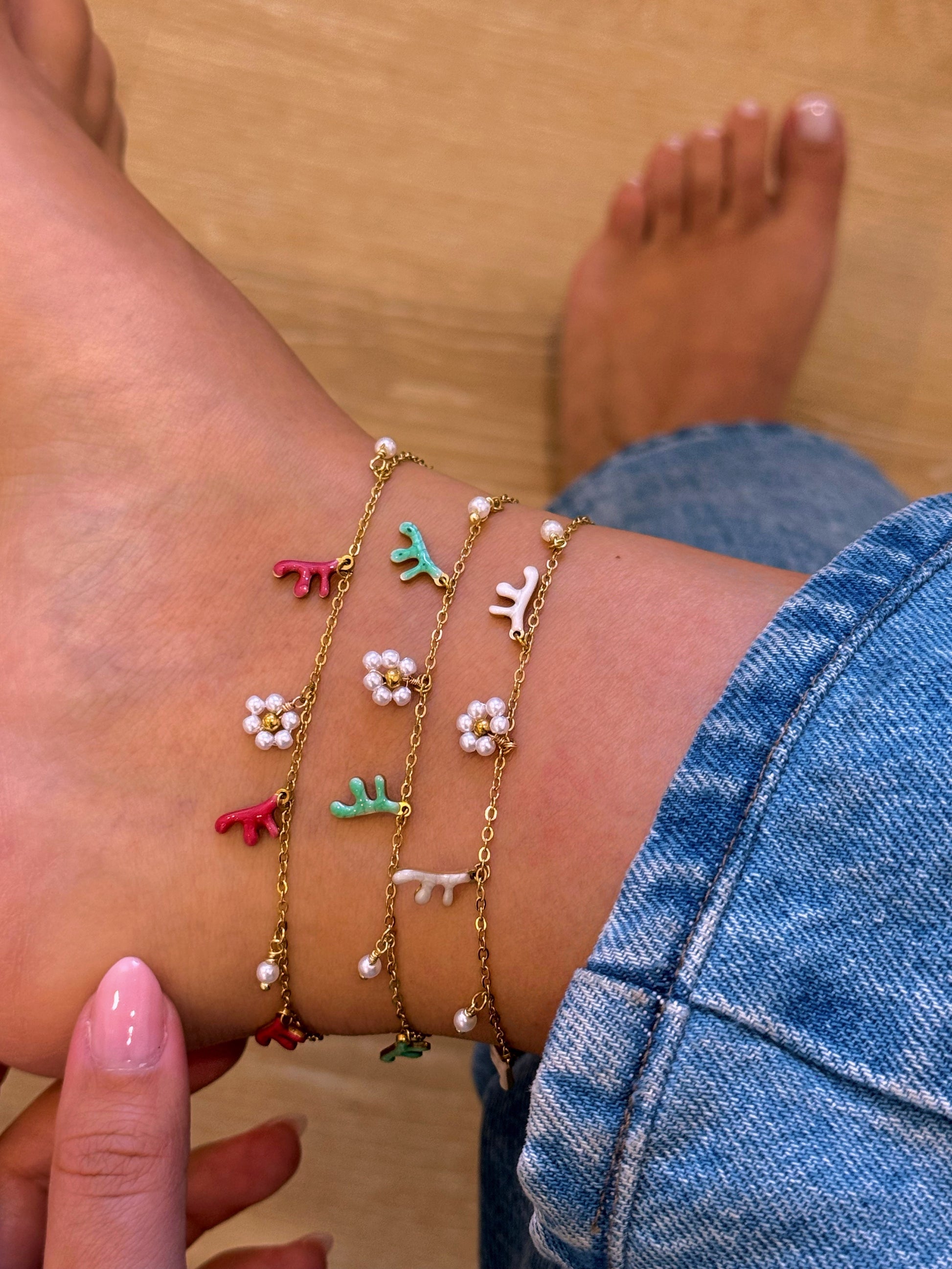 Pulseira de pé com flores e corais | 3 cores