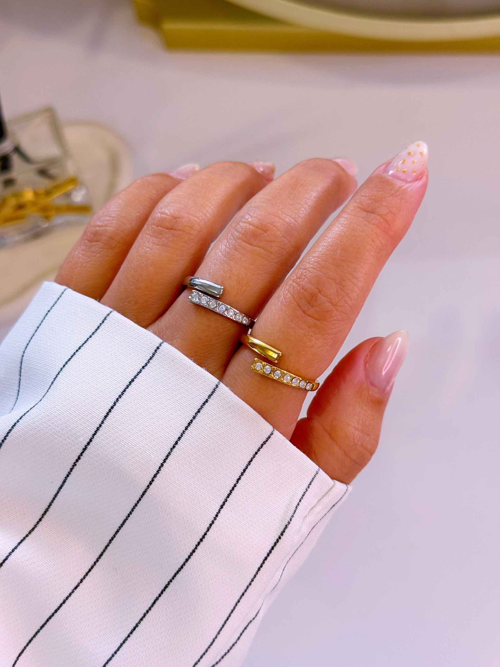 Anel ajustável aberto com brilhantes | 2 Cores