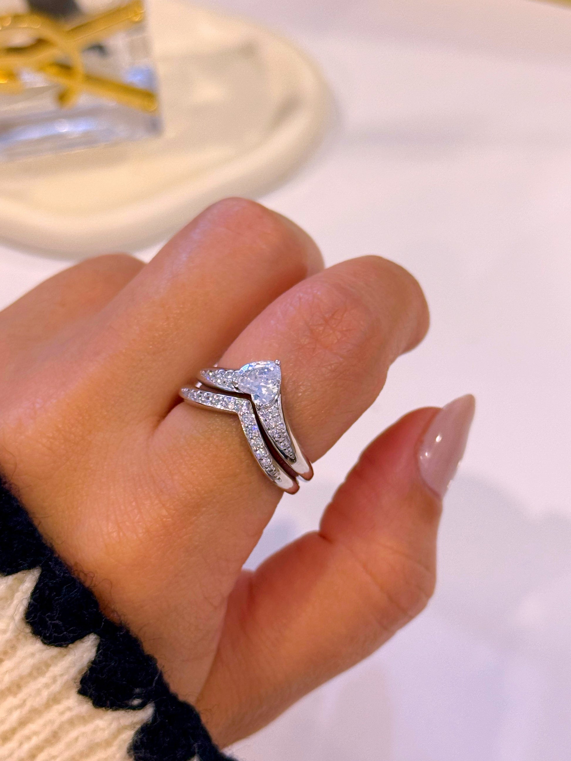 Anel delicado • efeito bico com brilhantes | Linha Premium • 𝑒𝑑𝑖𝑐̧𝑎̃𝑜 𝑙𝑖𝑚𝑖𝑡𝑎𝑑𝑎