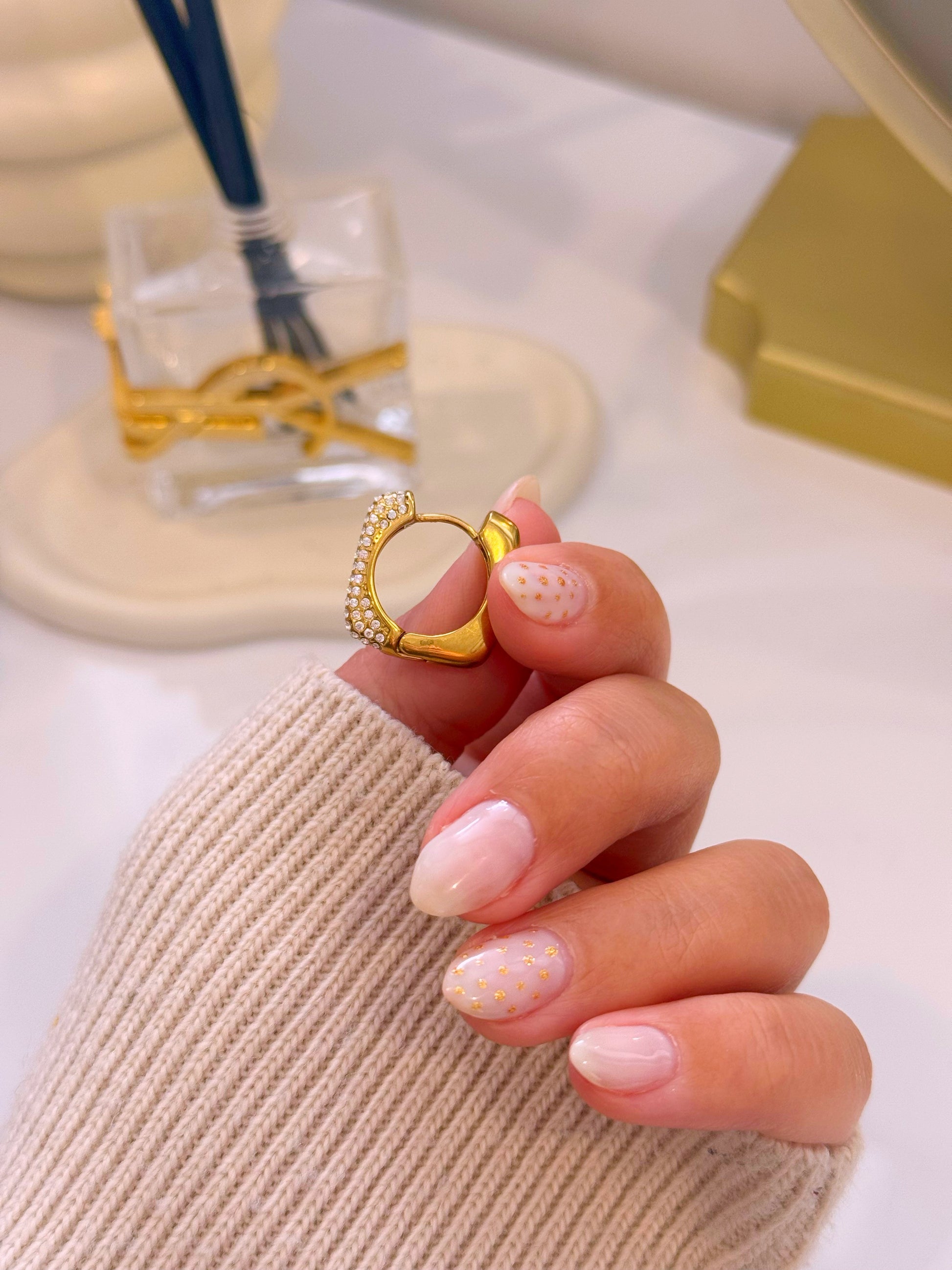 Argolas elegantes • quadradas com brilhantes | Dourado