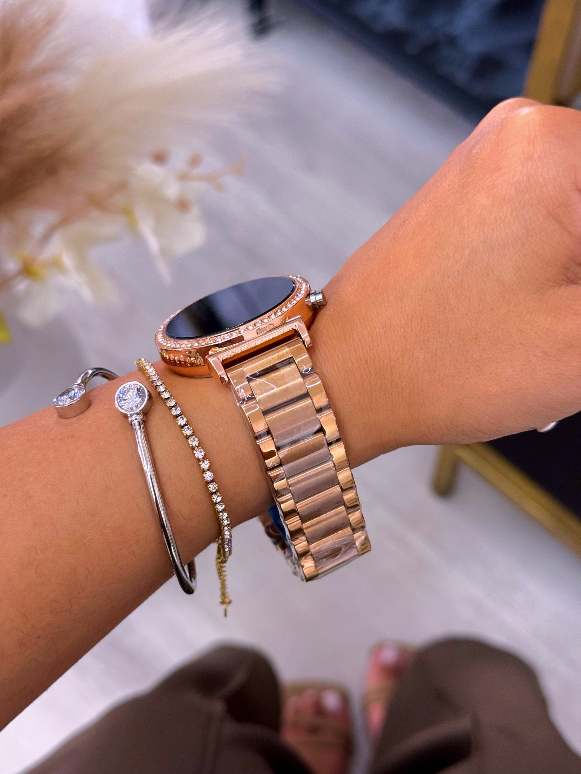 Relógio digital rose gold com brilhantes