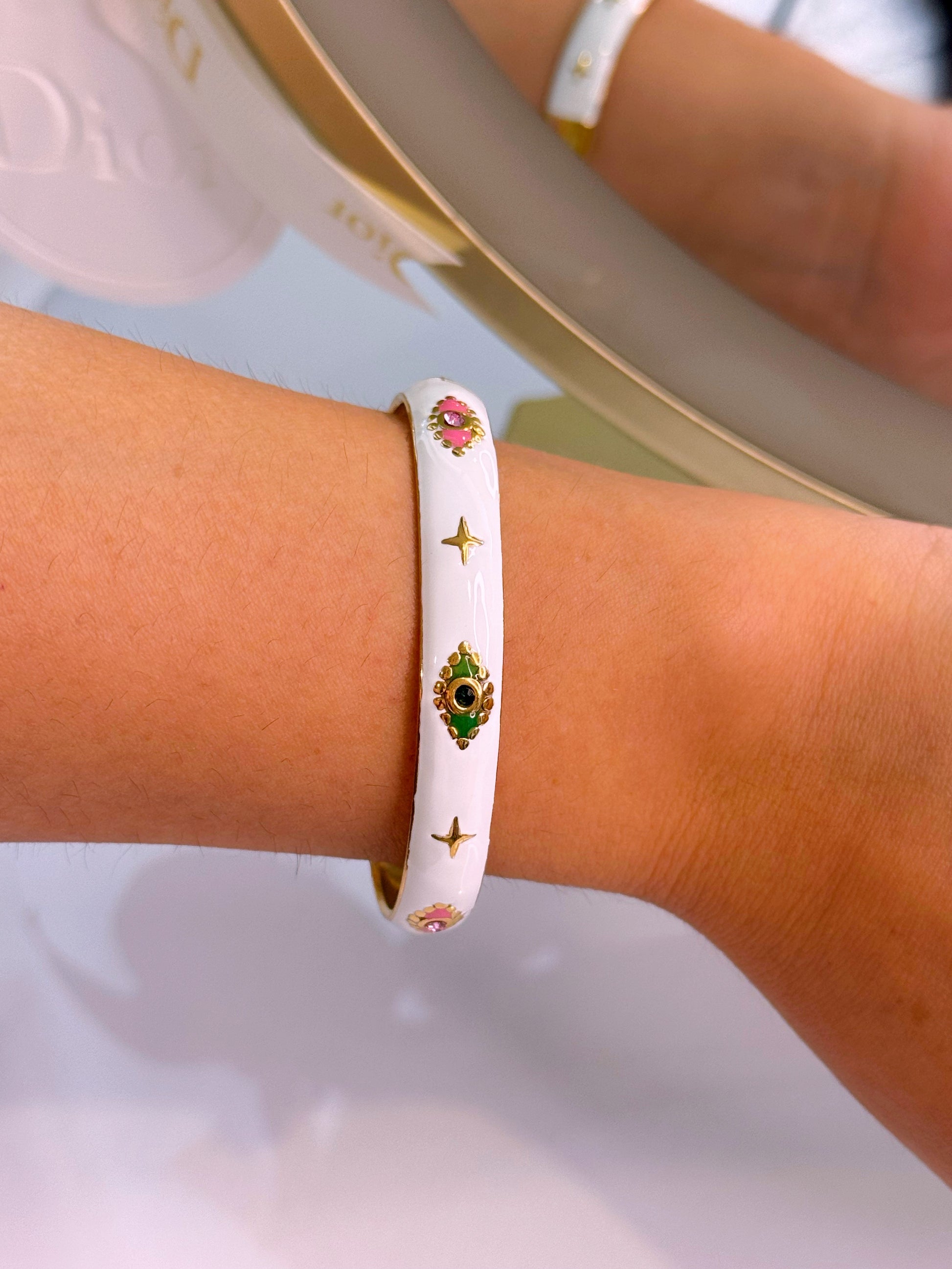 Pulseira Rígida – Escrava Com Esmalte, Estrelinhas e Olho Grego | Dourado