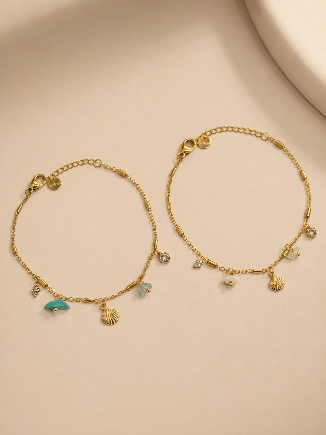 Pulseira delicada com pedrinhas e conchinha | 2 Cores