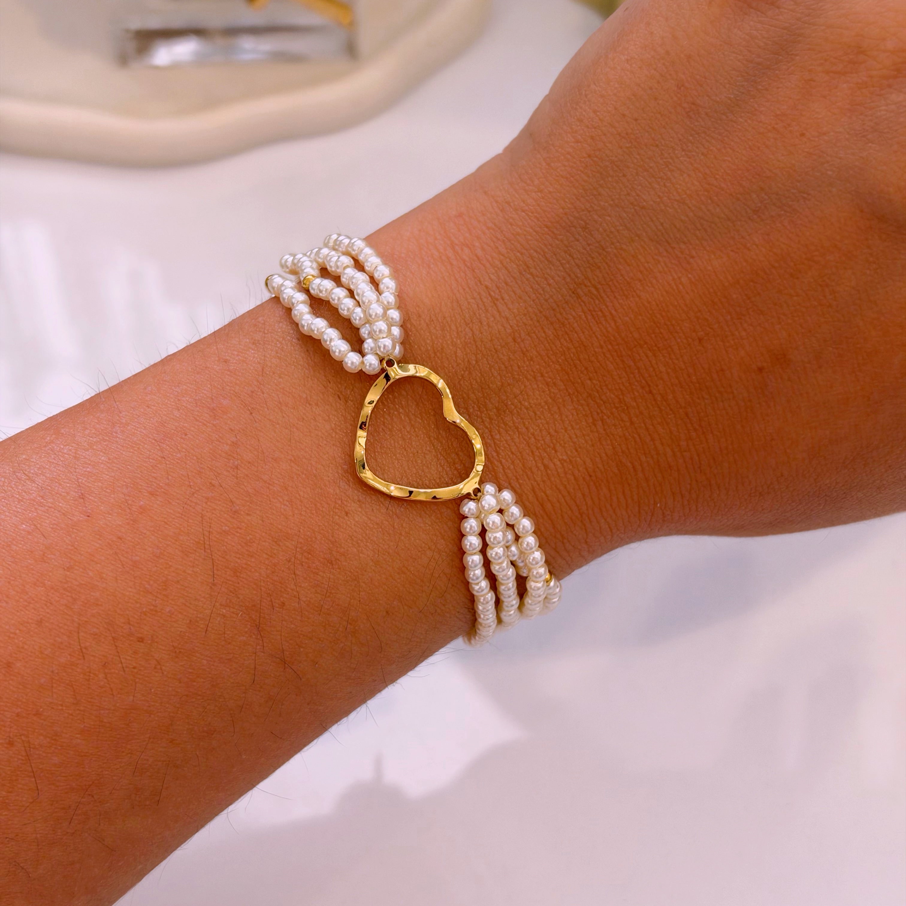 Pulseira de pérolas com coração | Dourado