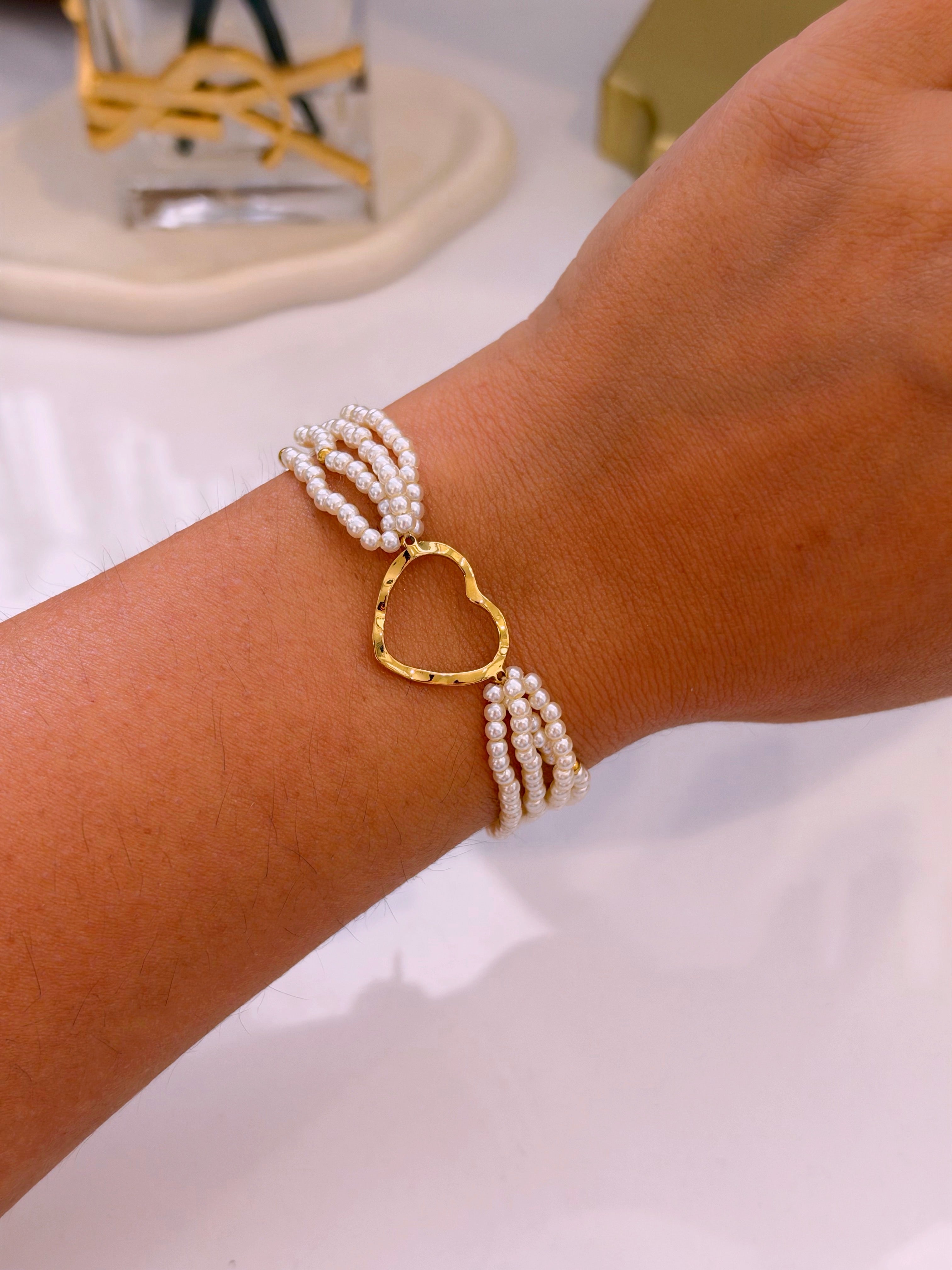 Pulseira de pérolas com coração | Dourado
