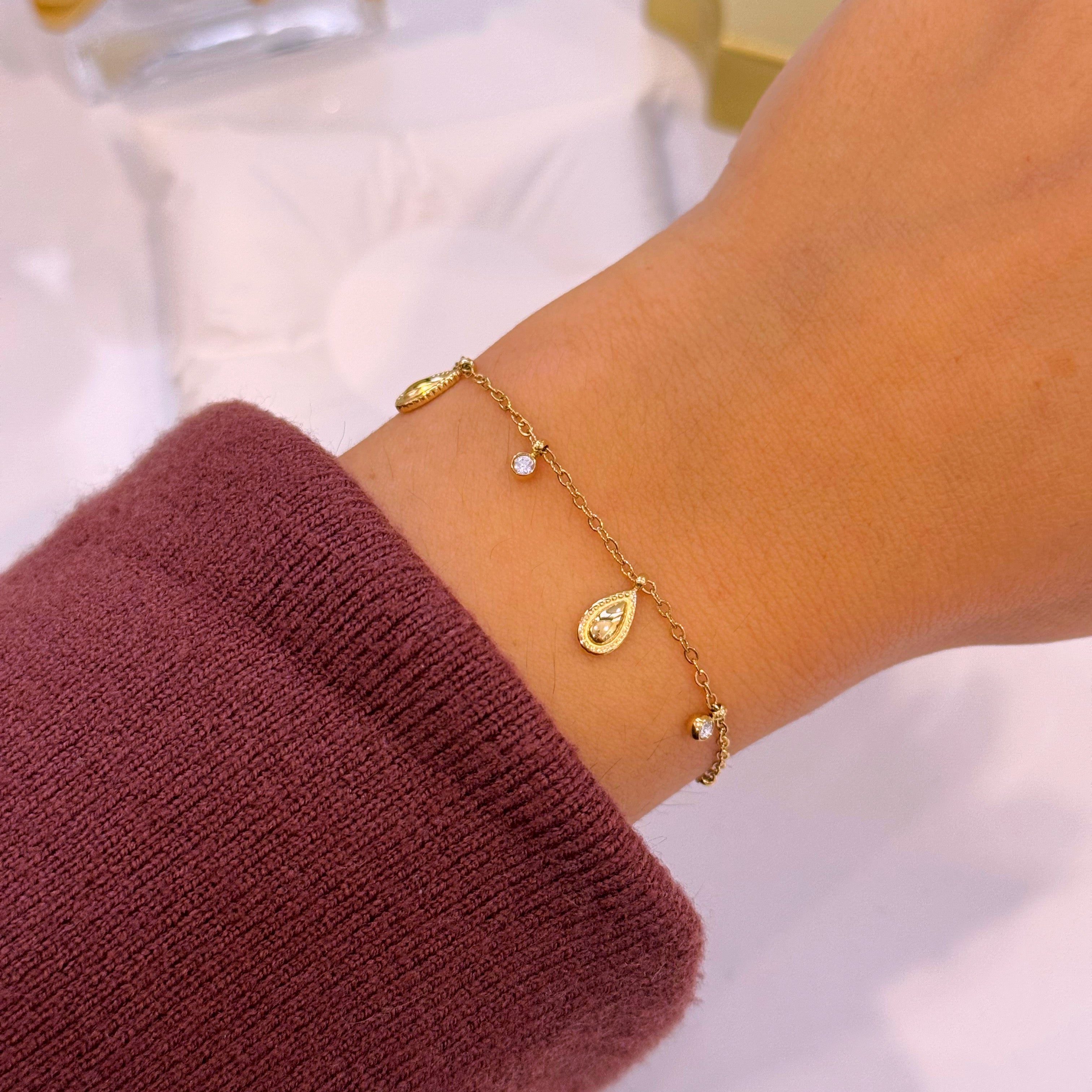 Pulseira delicada com gotinhas e brilhantes | Dourada