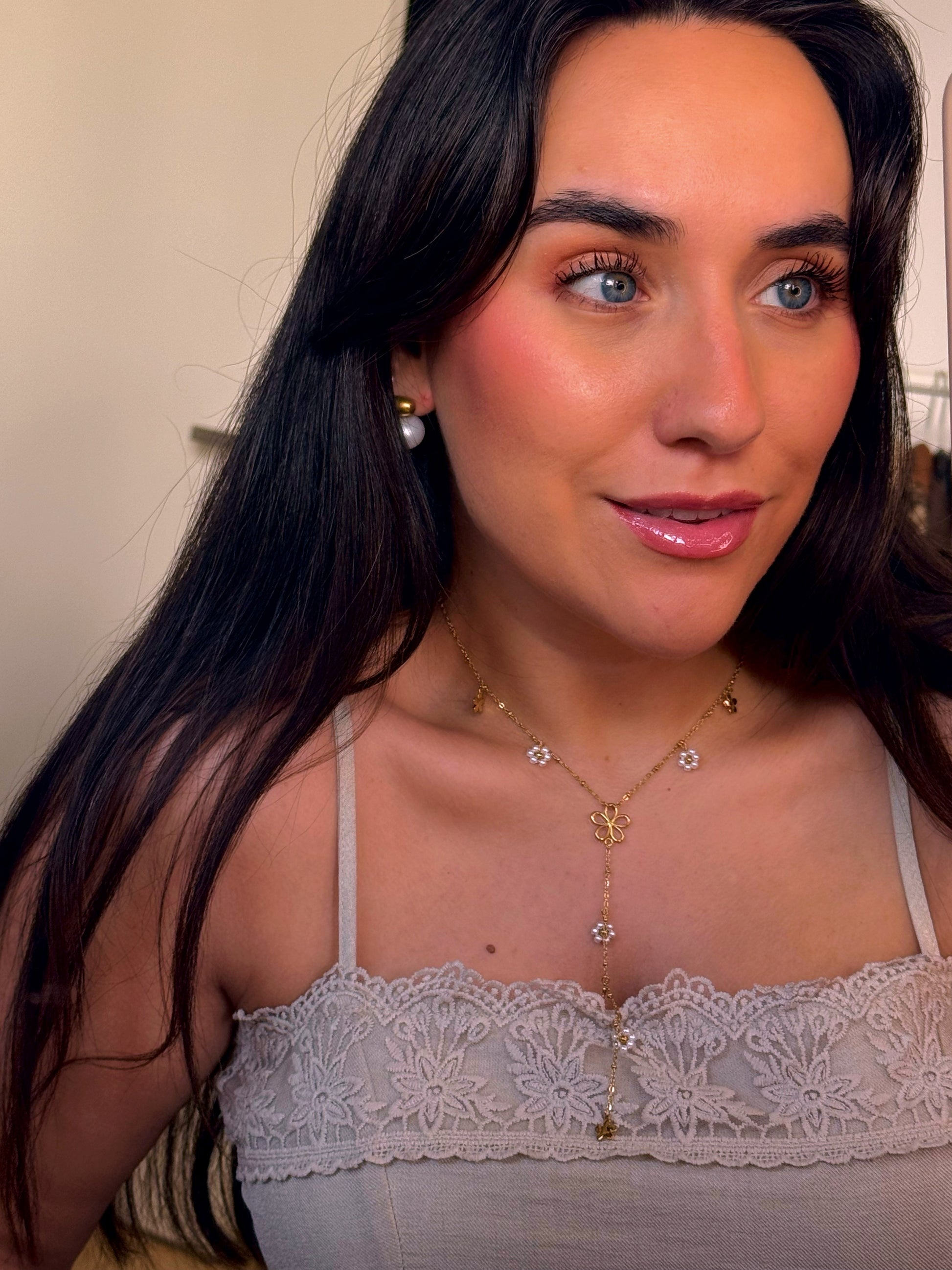 Colar com flores e pendente | Dourado