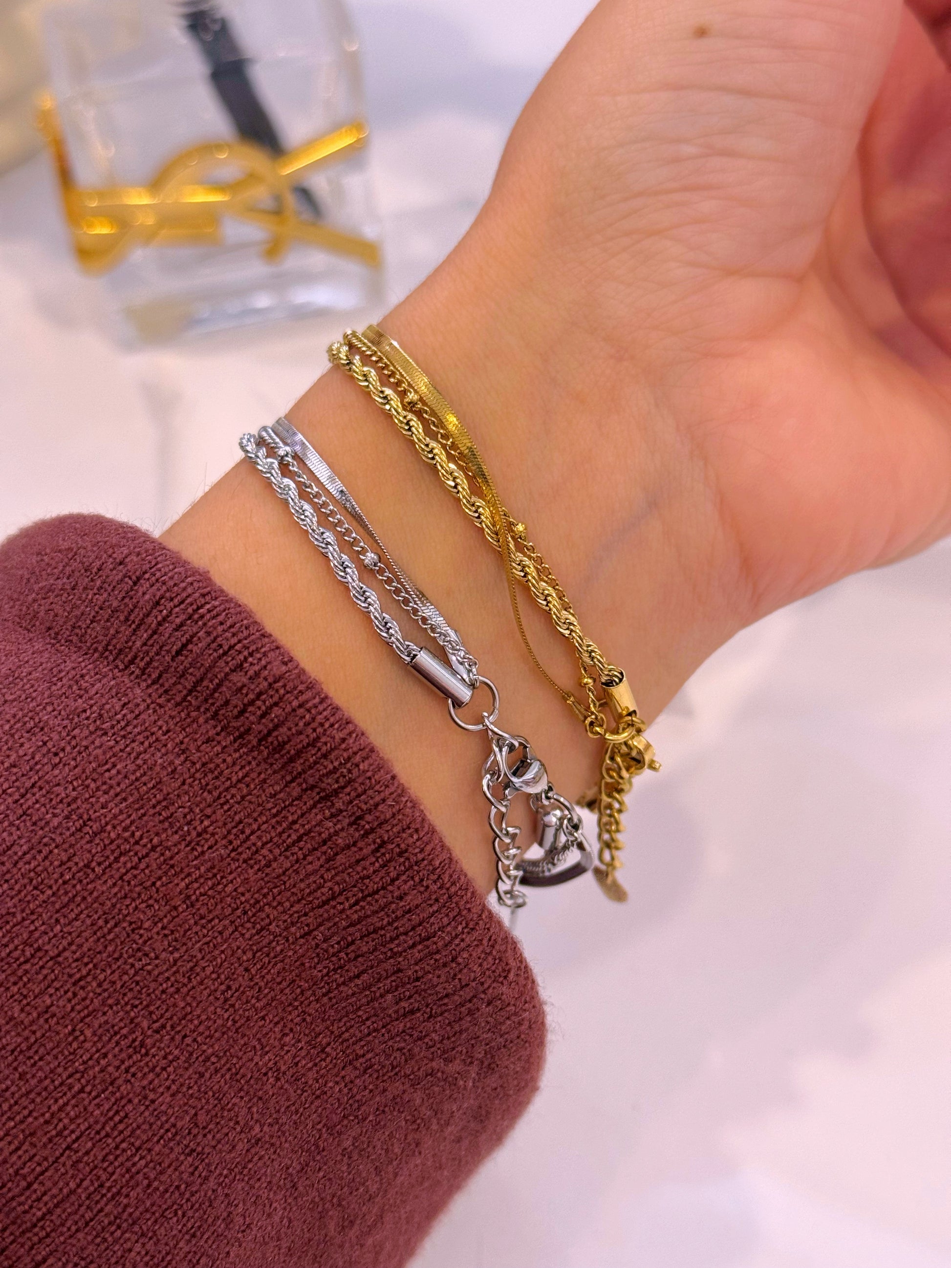 Pulseira efeito triplo com malhas básicas | 2 Cores