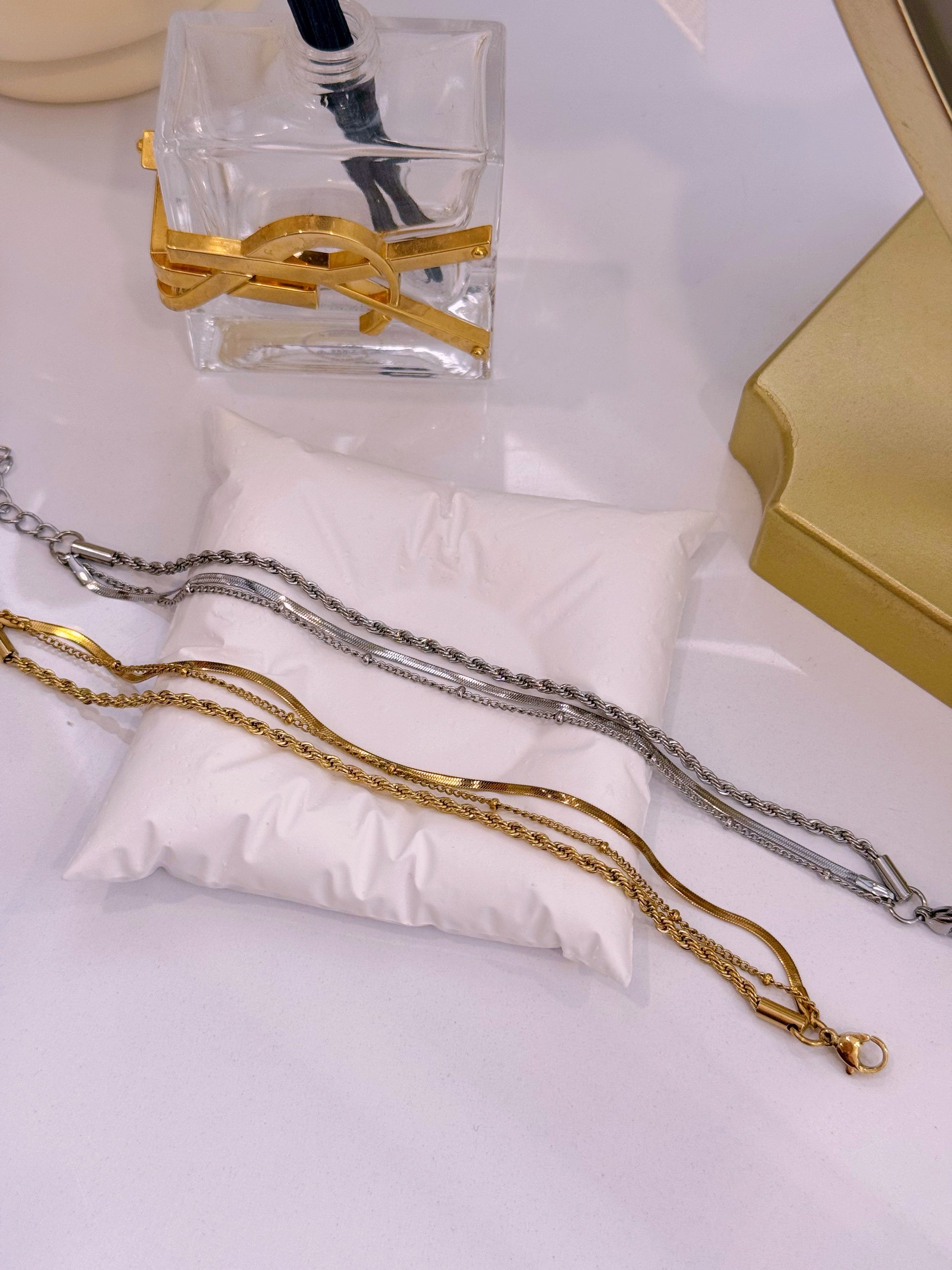 Pulseira efeito triplo com malhas básicas | 2 Cores