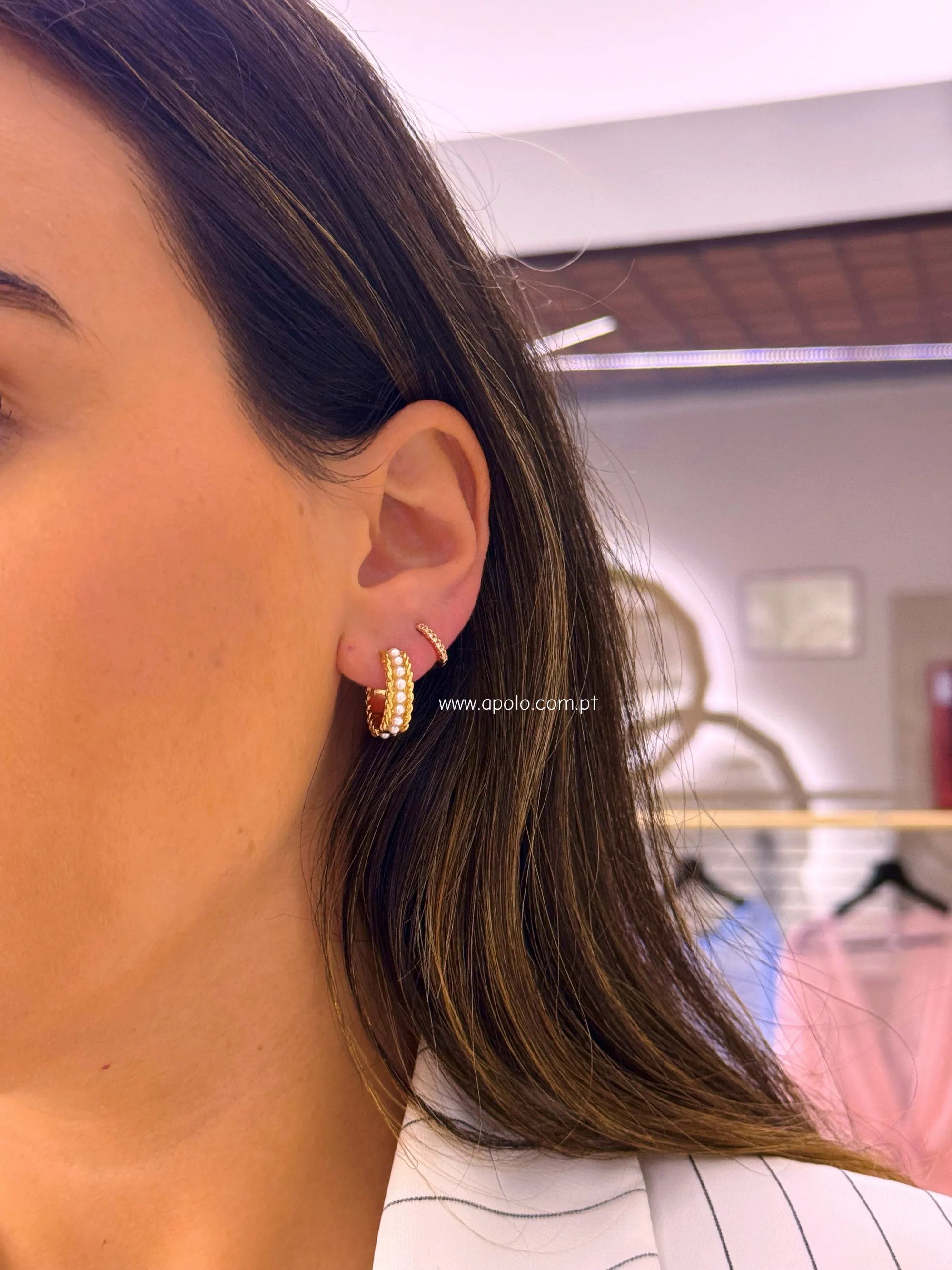 Argolas efeito corrente com fila de pérolas | 2 cores