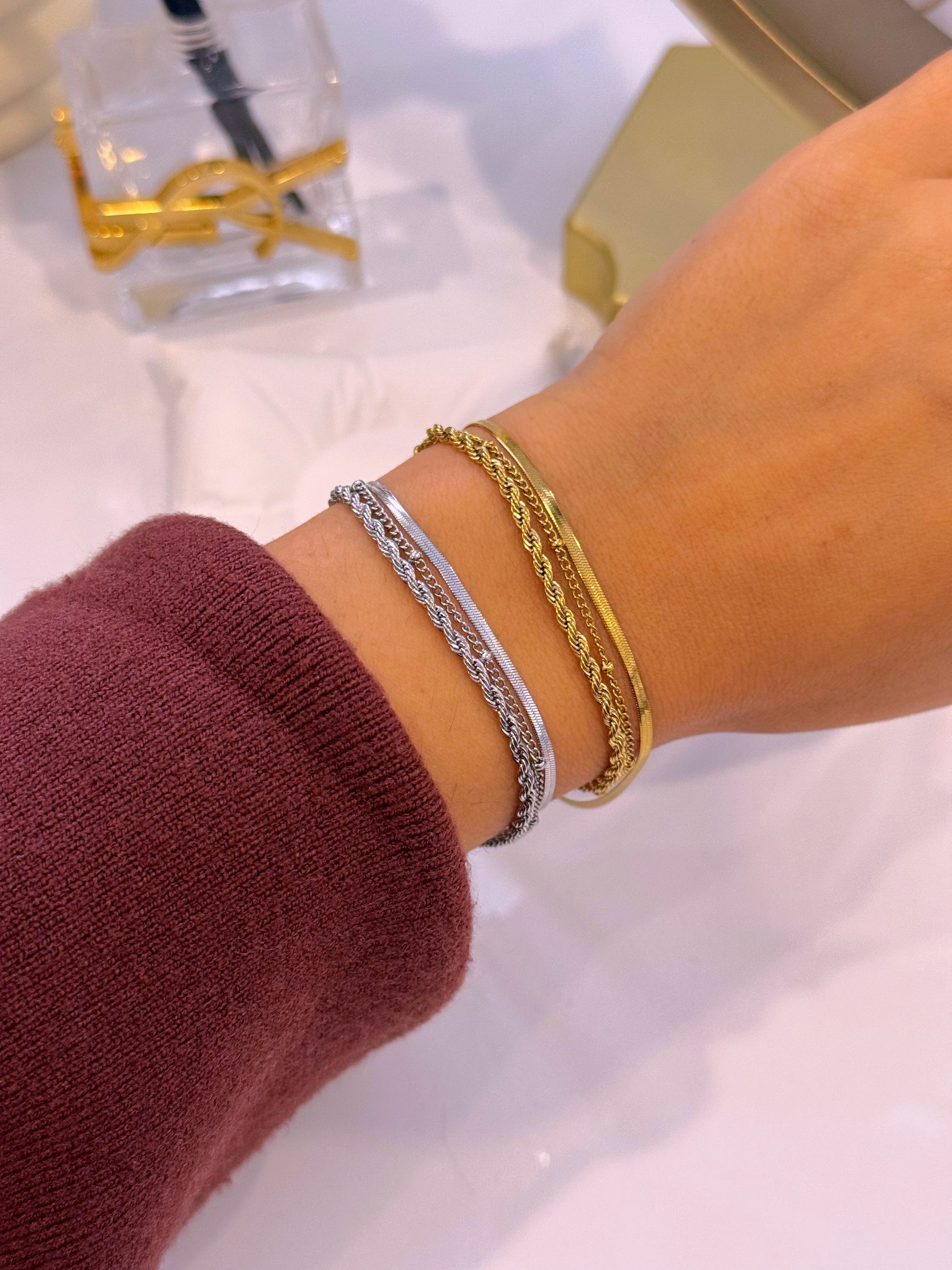 Pulseira efeito triplo com malhas básicas | 2 Cores