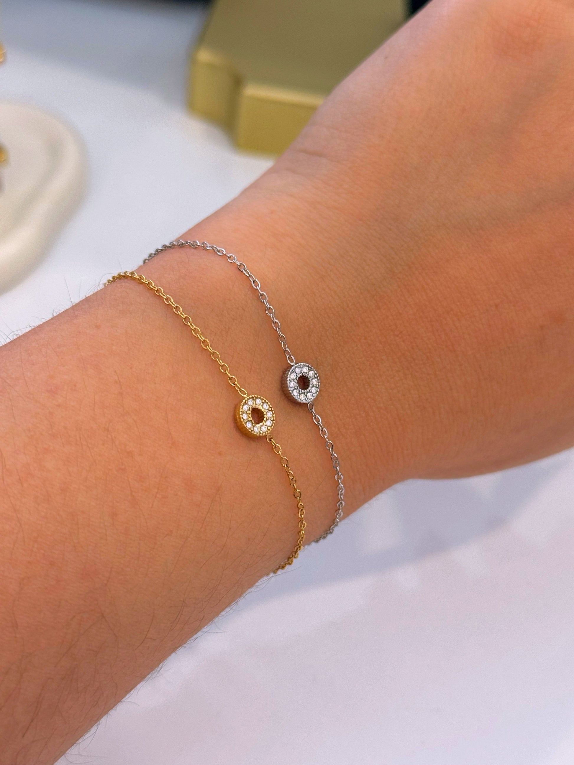 Pulseira elegante com círculo e brilhantes | 2 Cores
