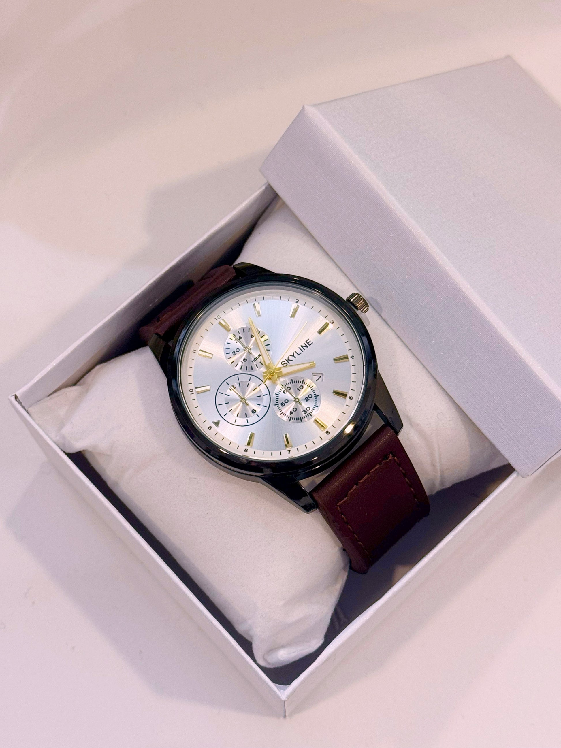 Relógio Analógico em pele | Castanho com mostrador preto