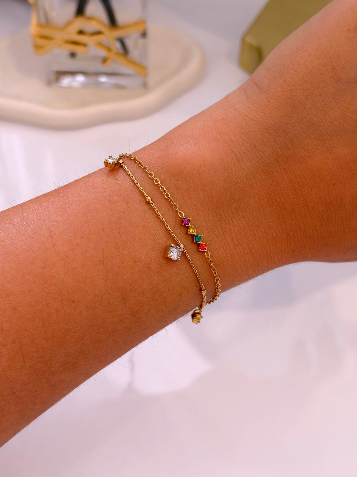 Pulseira efeito duplo malha fina e corrente com brilhantes | Brilhantes Coloridos