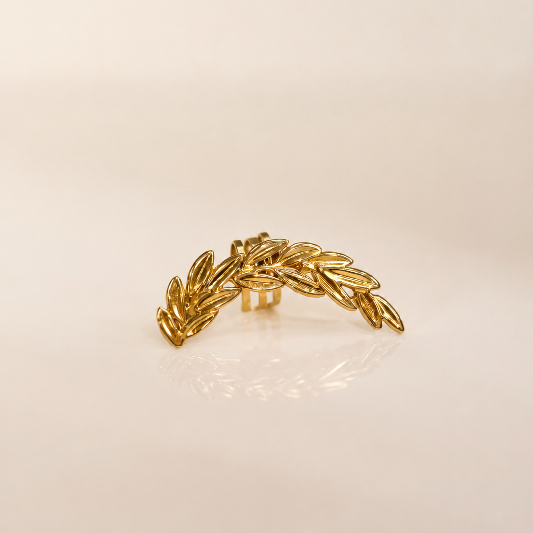 Earcuff ajustável • efeito folhinha com relevos | Dourado - aço inoxidável