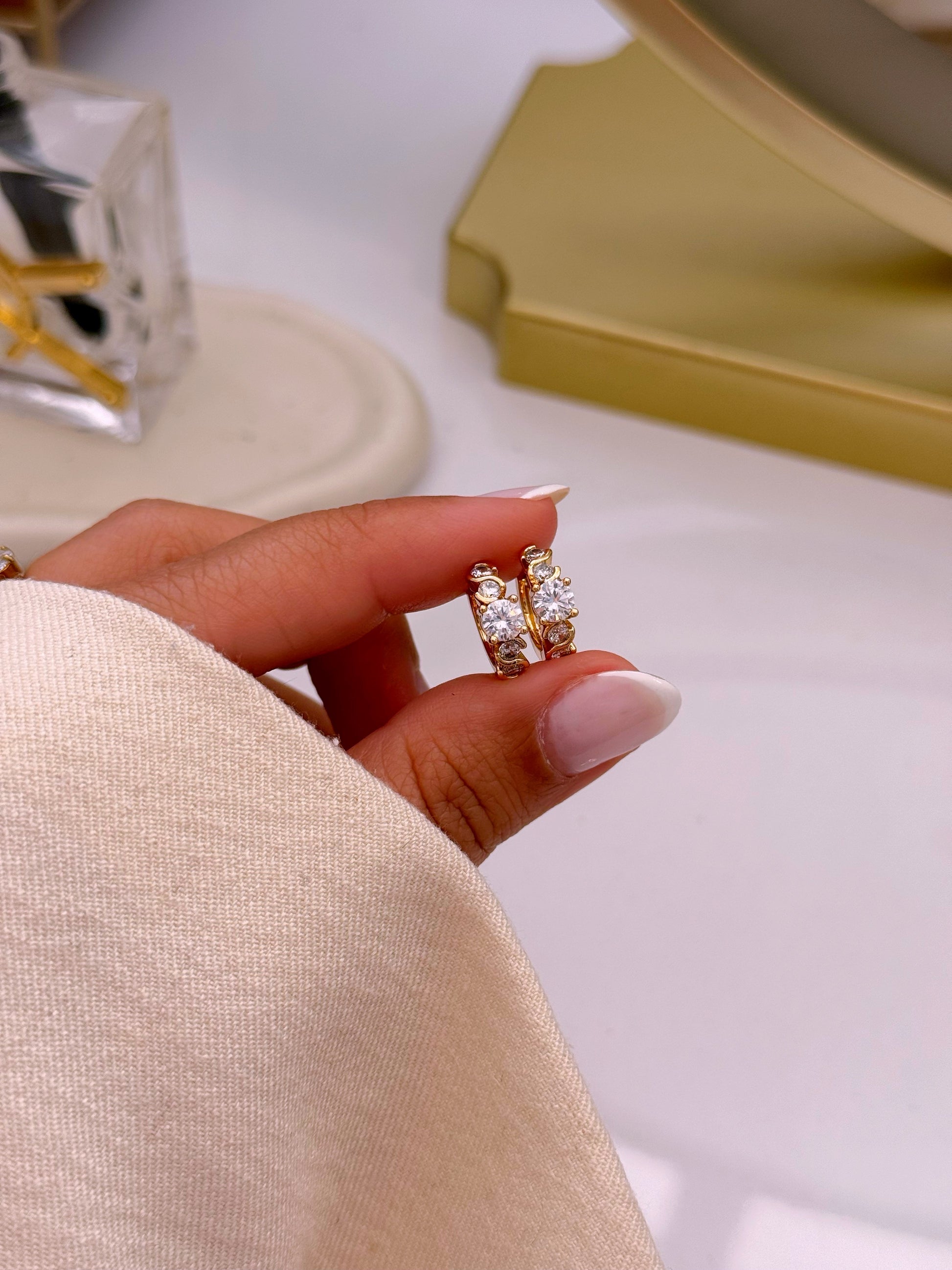 Argolinhas efeito torcido com brilhante ao centro | Rose Gold