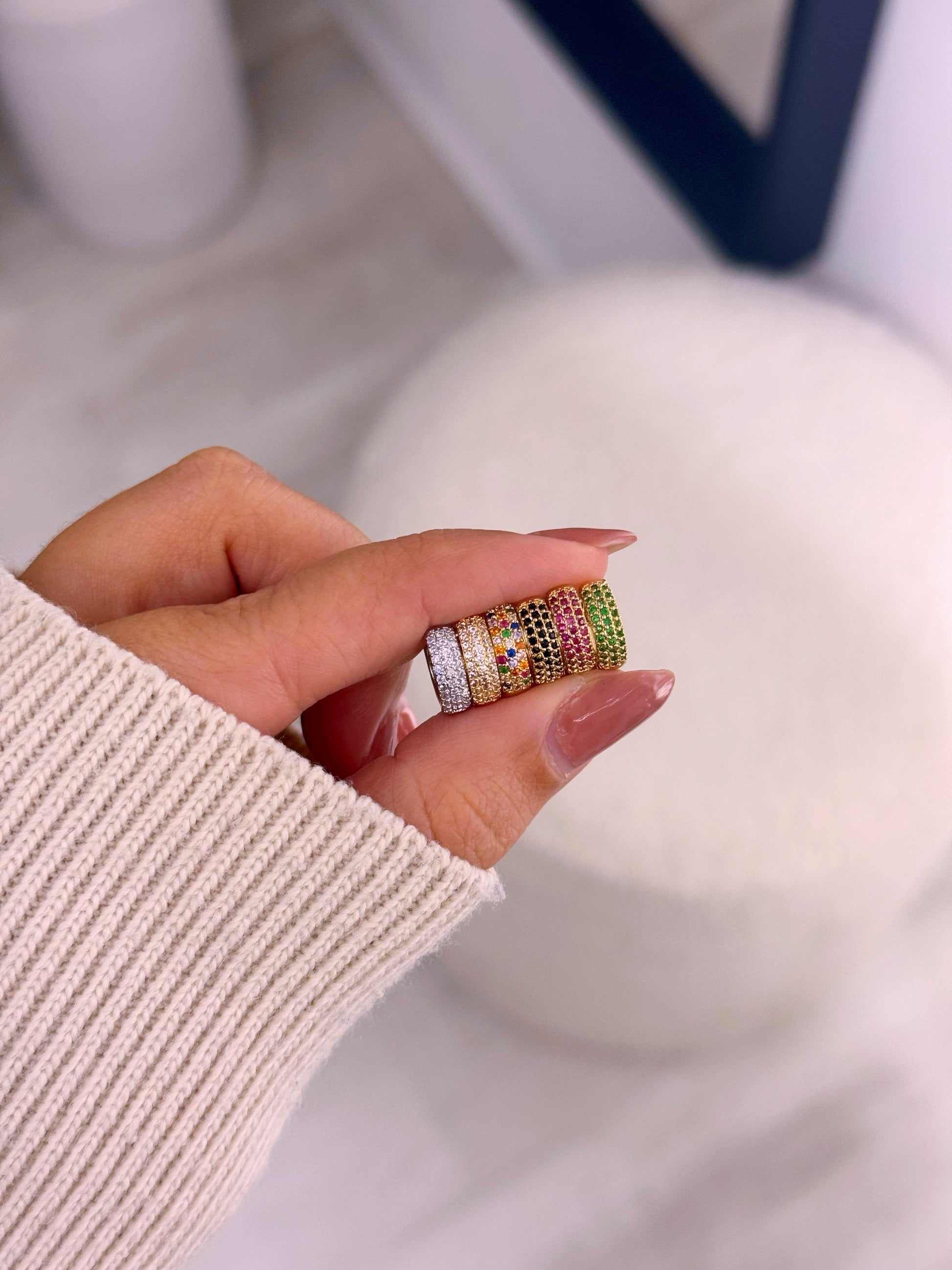 Mini argolinhas fila tripla de brilhantes | 6 cores