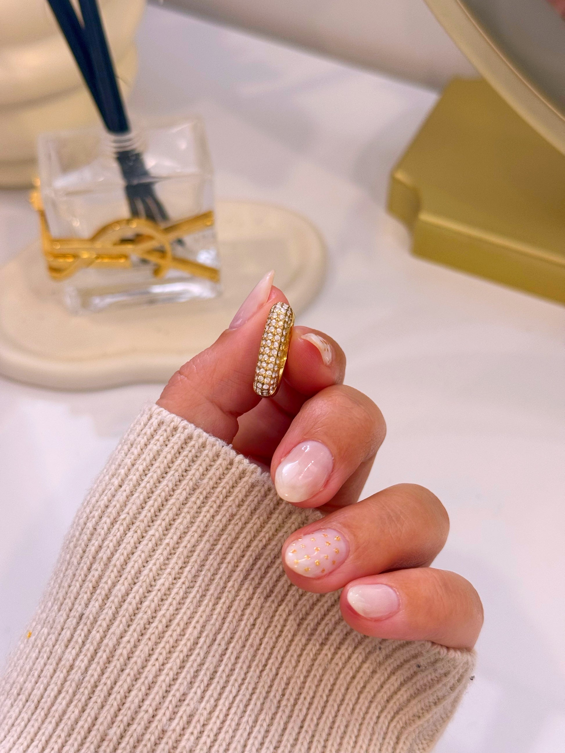 Argolas elegantes • quadradas com brilhantes | Dourado