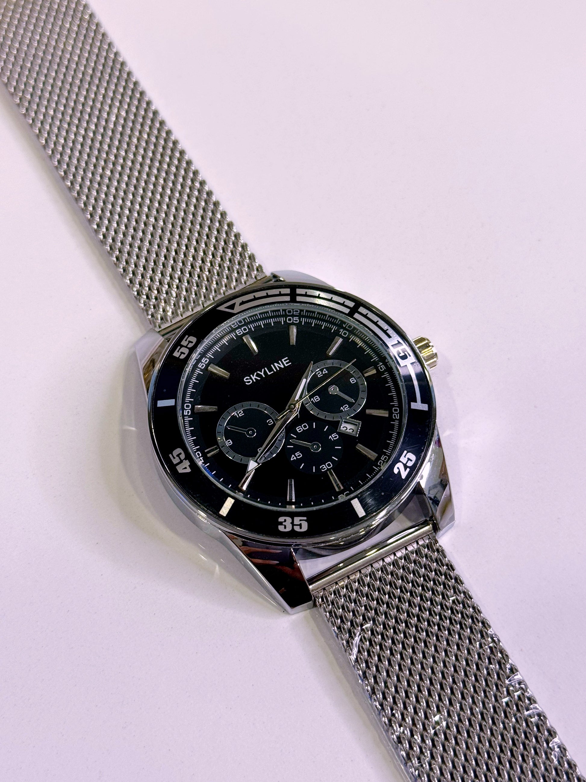 Relógio Analógico Skyline | Prateado com mostrador Preto