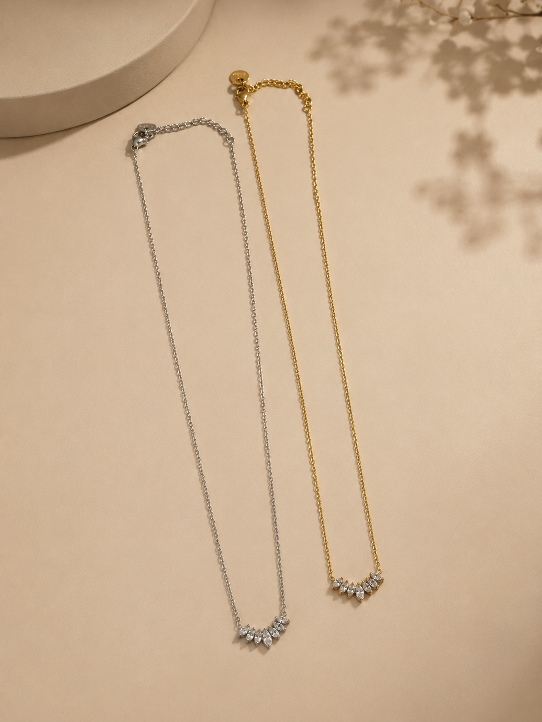 Colar delicado com brilhantes | 2 Cores