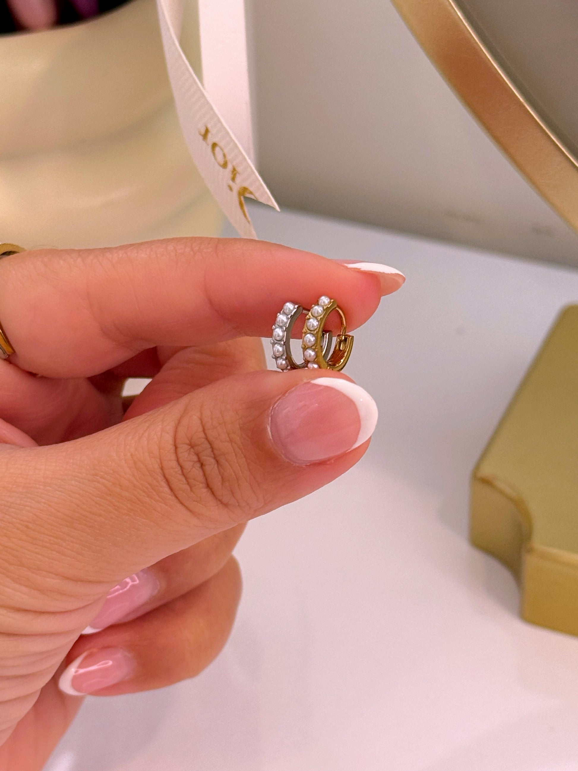 Mini argolinhas com pérolas em aço inoxidável | 2 cores