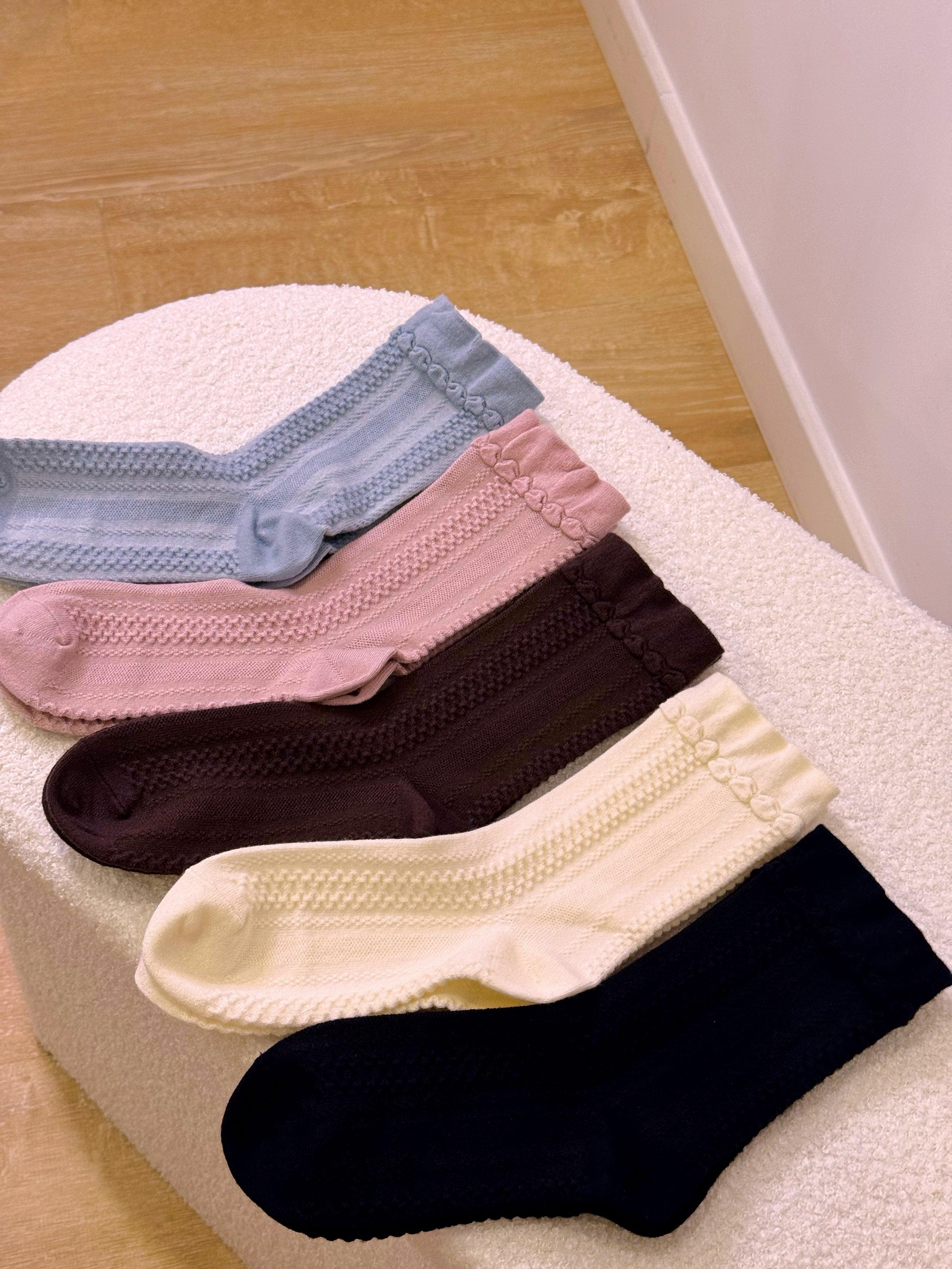 Meias de malha lisas com pormenor ondulado • com algodão e lã | 5 cores