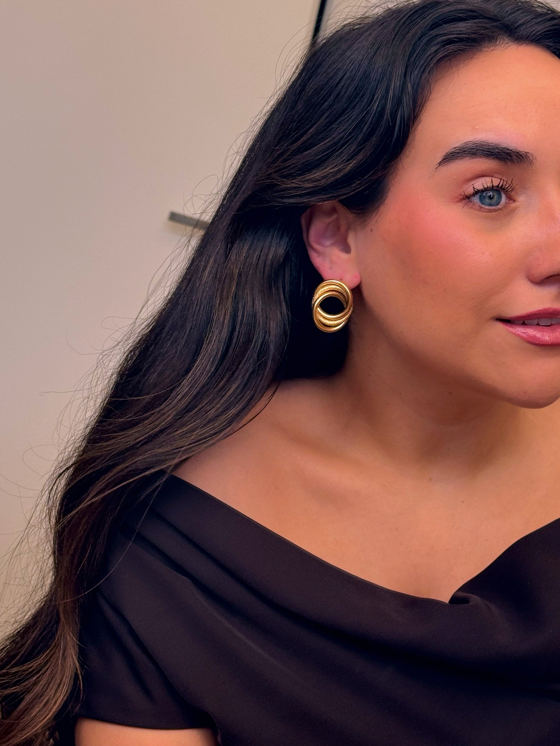 Brincos de argolas entrelaçadas | Dourado