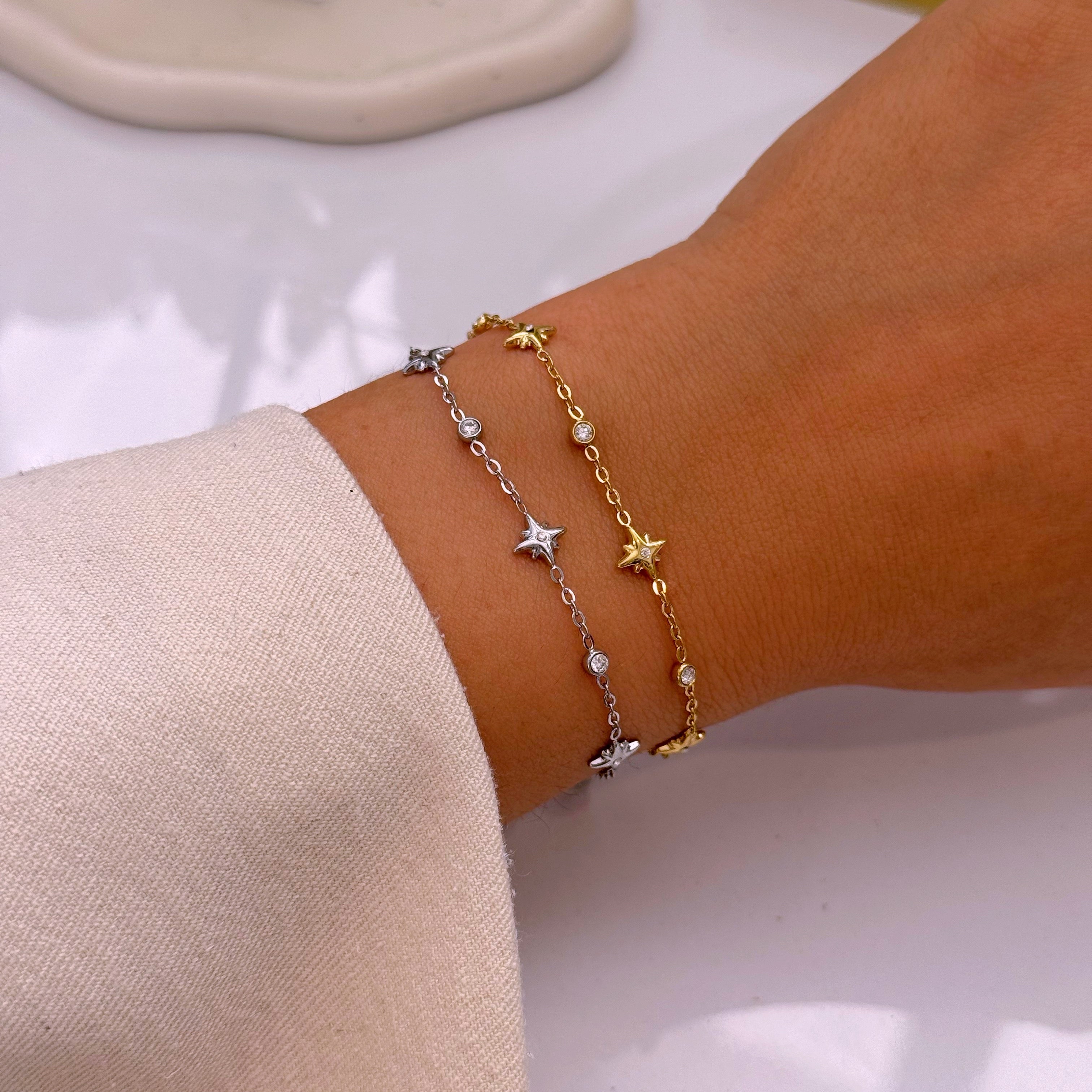 Pulseira delicada com mini estrelinhas e brilhantes  | 2 cores