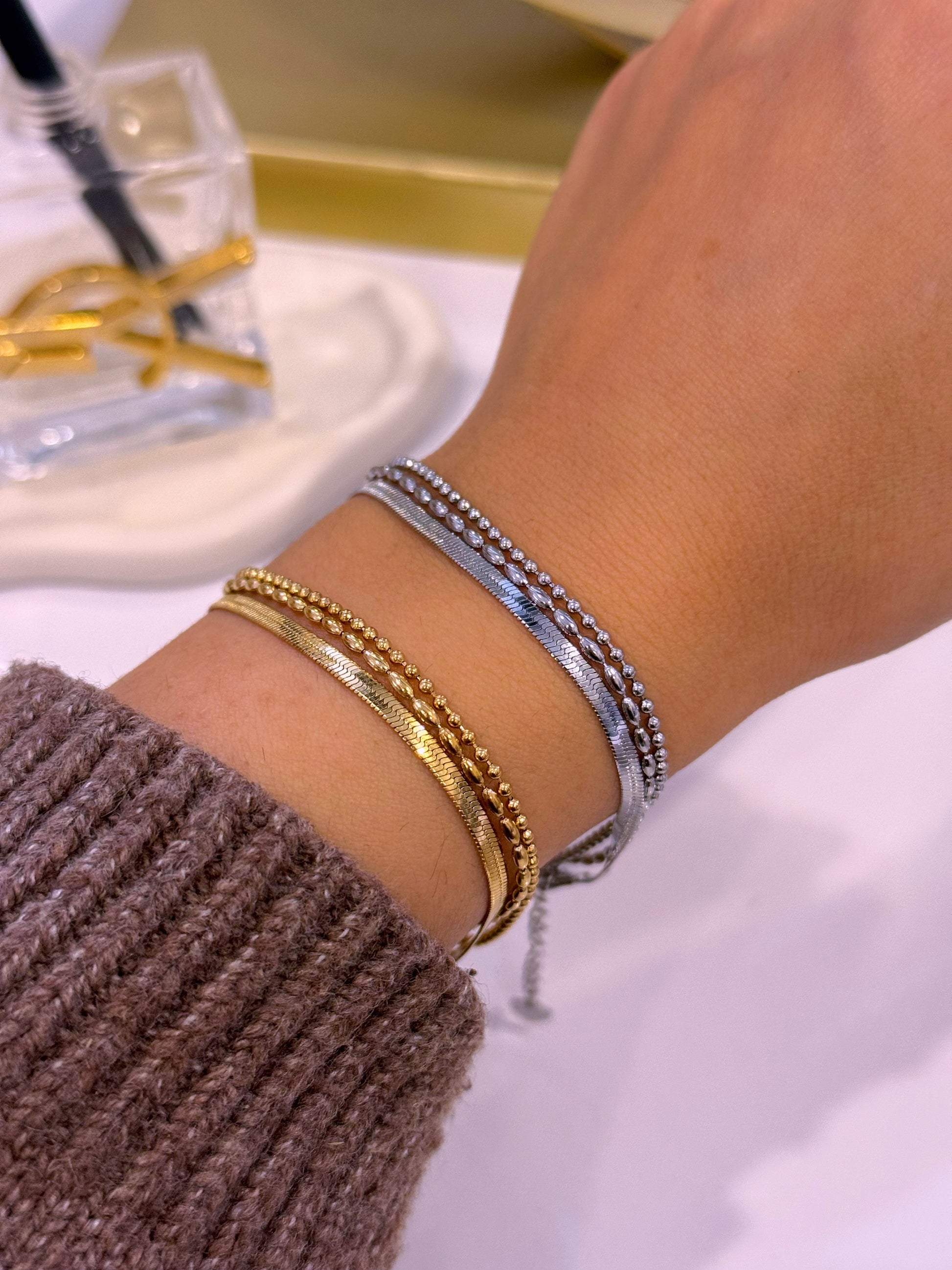 Pulseira efeito triplo com malhas básicas | 2 Cores