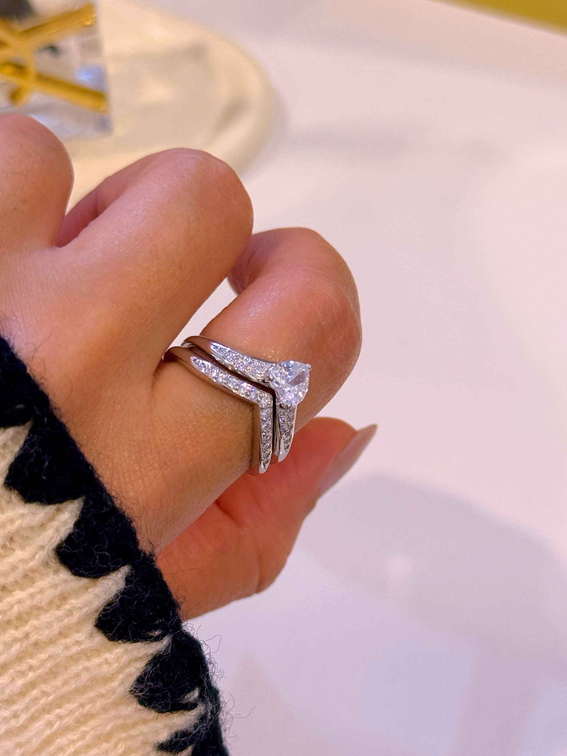 Anel delicado • efeito bico com brilhantes | Linha Premium • 𝑒𝑑𝑖𝑐̧𝑎̃𝑜 𝑙𝑖𝑚𝑖𝑡𝑎𝑑𝑎