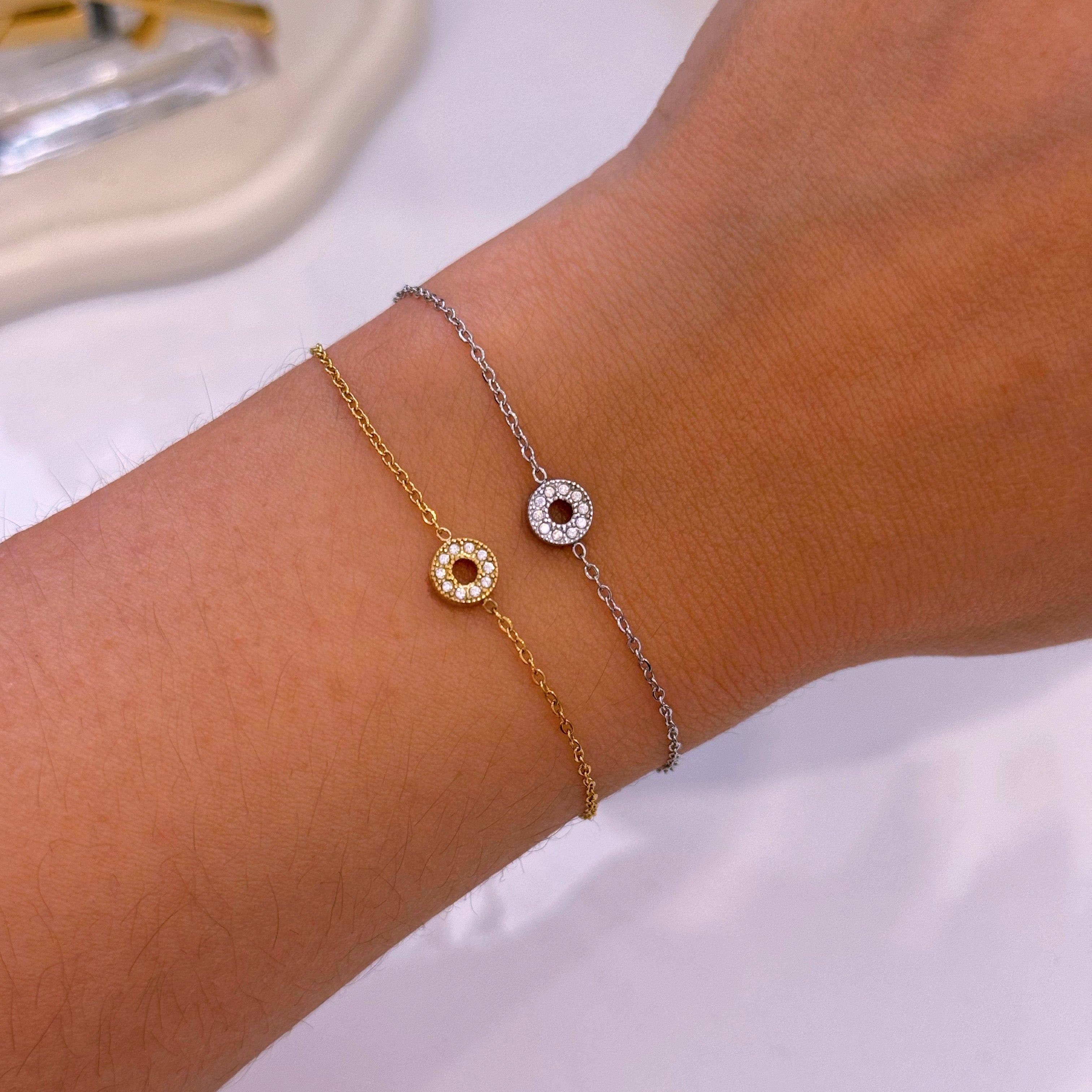Pulseira elegante com círculo e brilhantes | 2 Cores