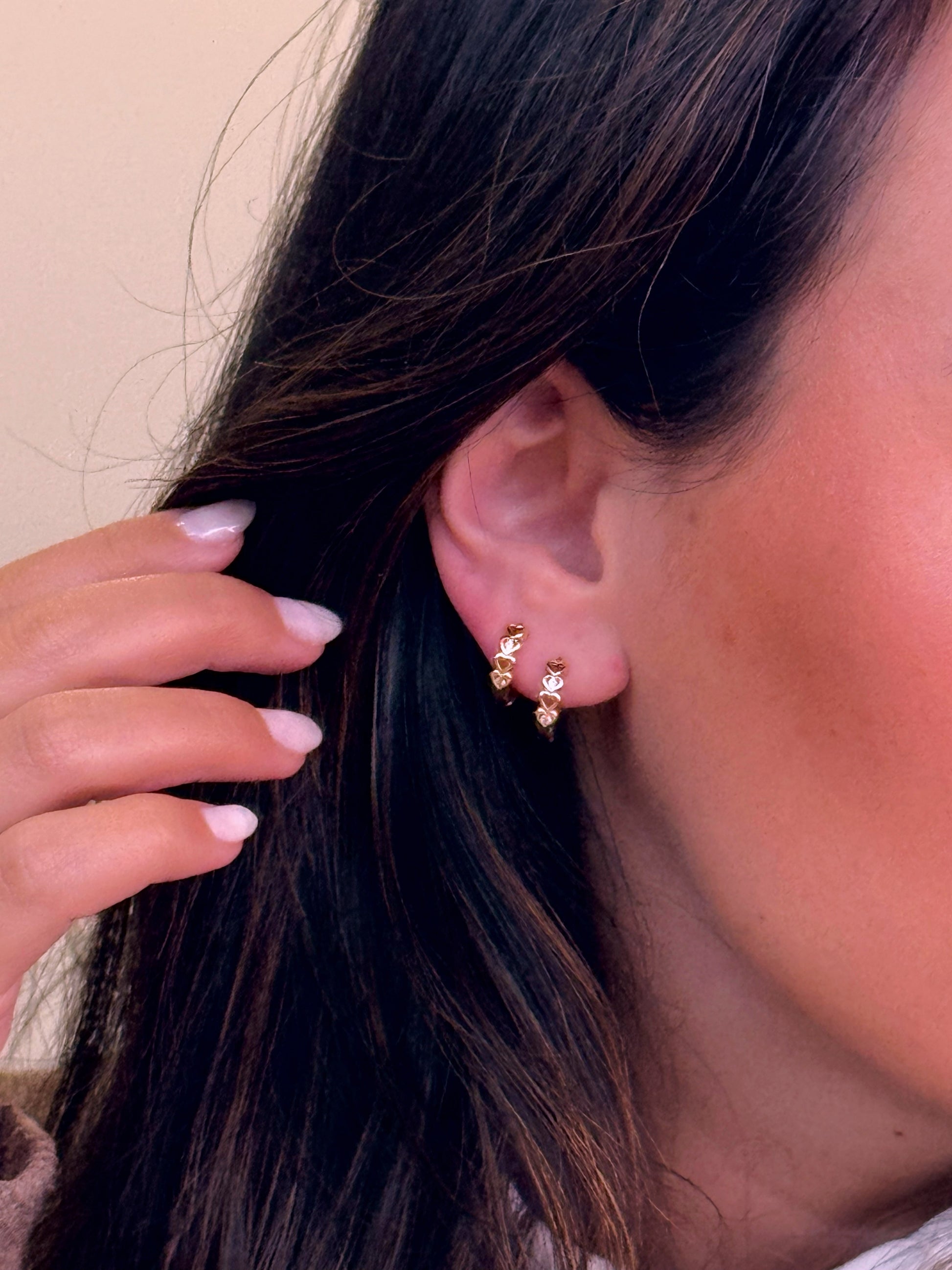 Argolinhas com fila de corações e brilhantes | Rose Gold