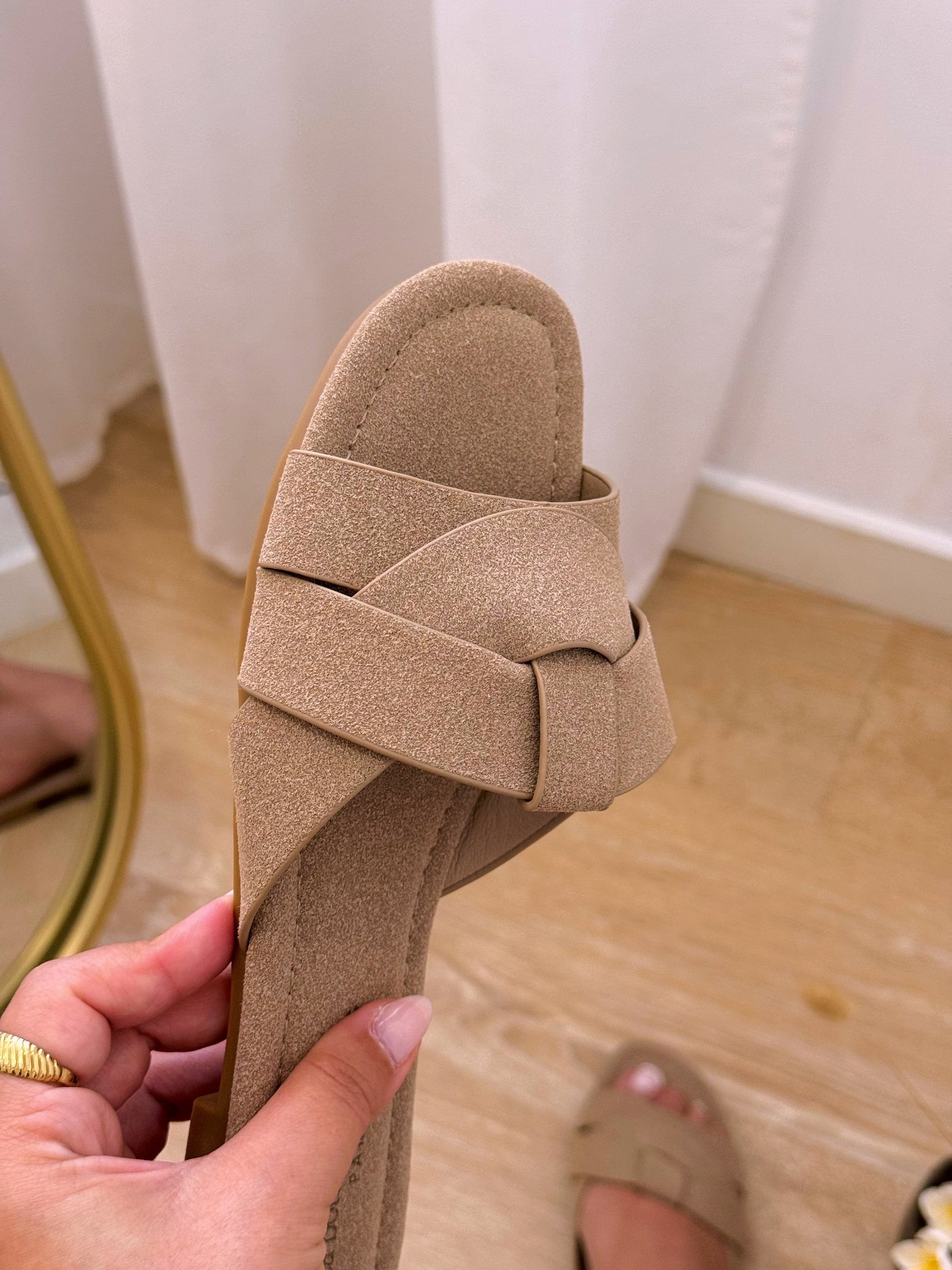Chinelo com tiras entrelaçadas | Khaki