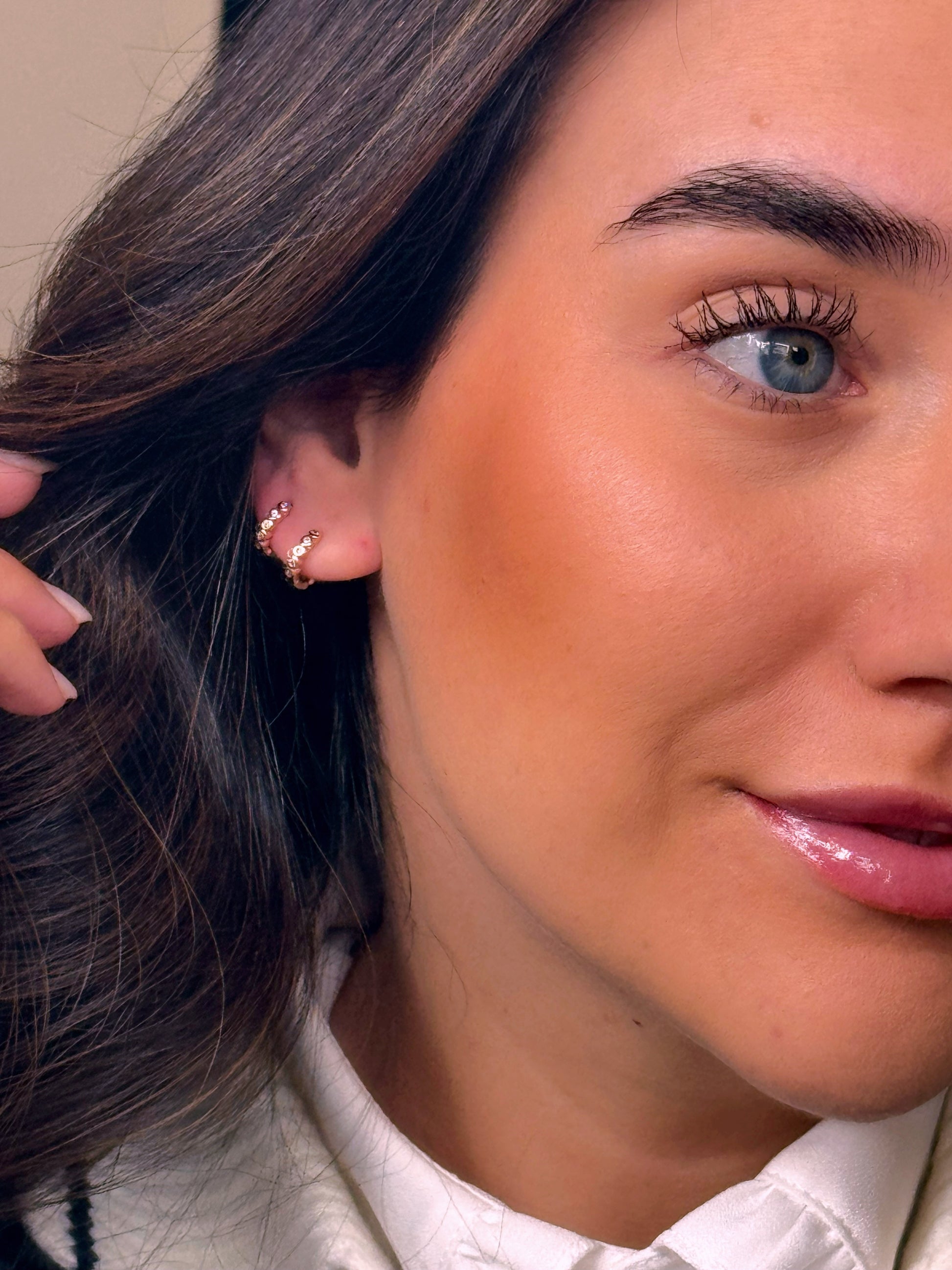 Mini argolinhas bolinhas com brilhantes | Rose Gold