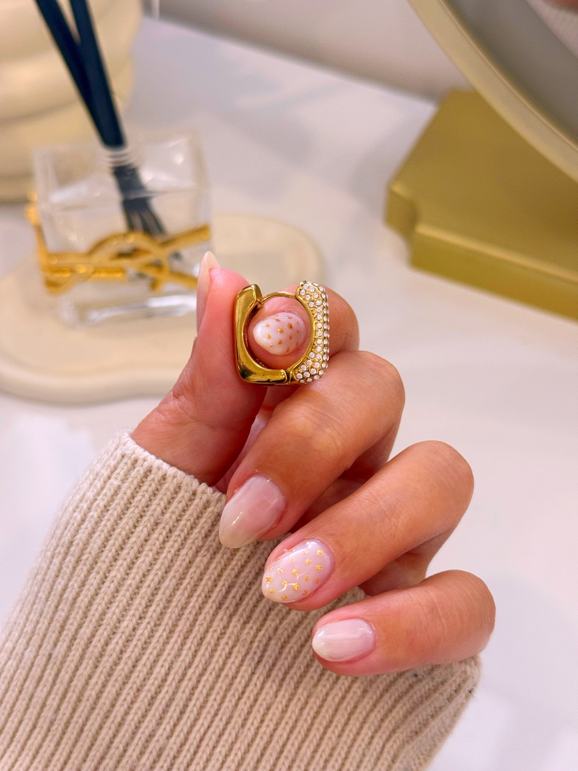 Argolas elegantes • quadradas com brilhantes | Dourado