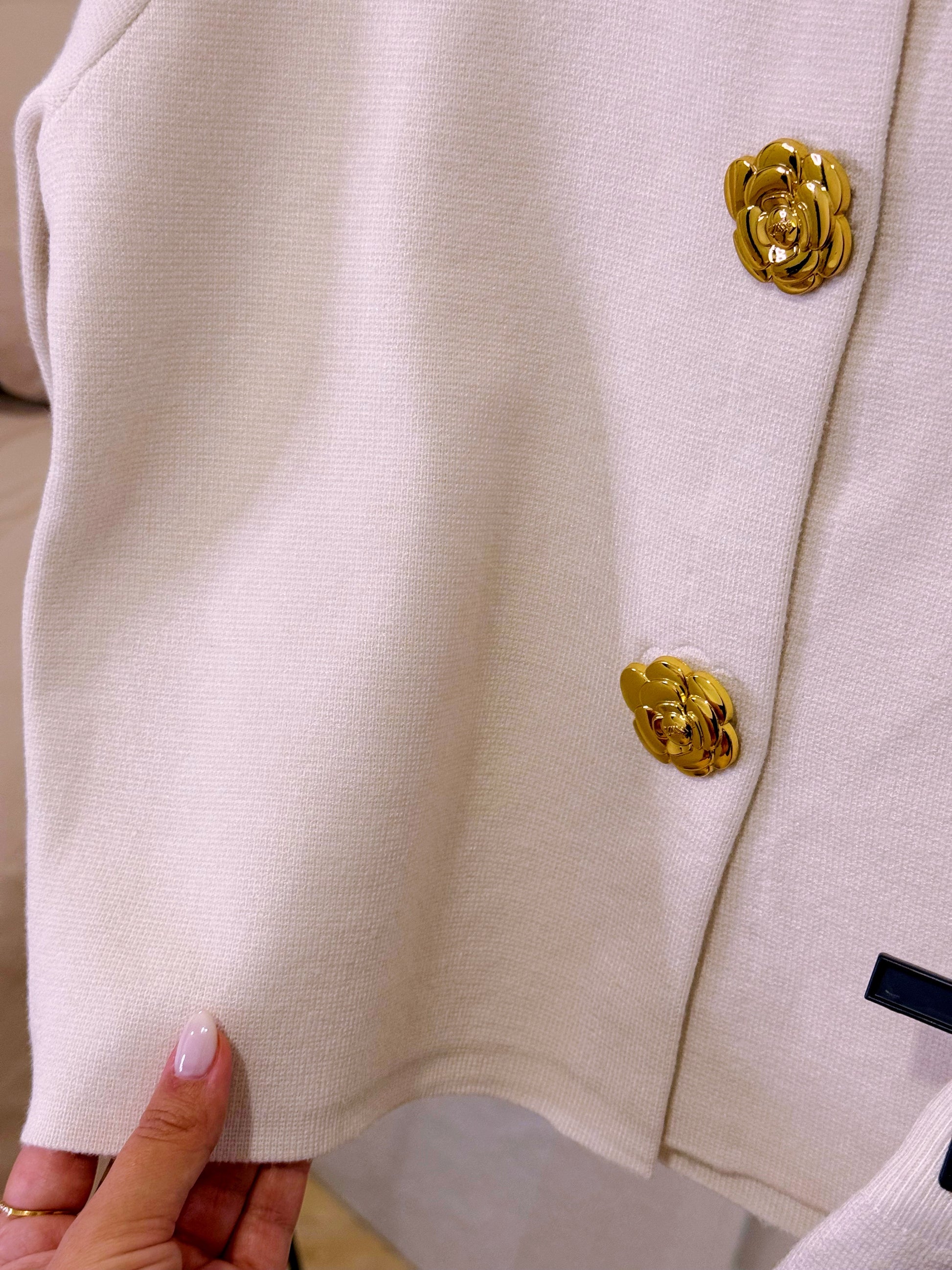 Conjunto de malha elegante • Saia e Cardigan | Branco