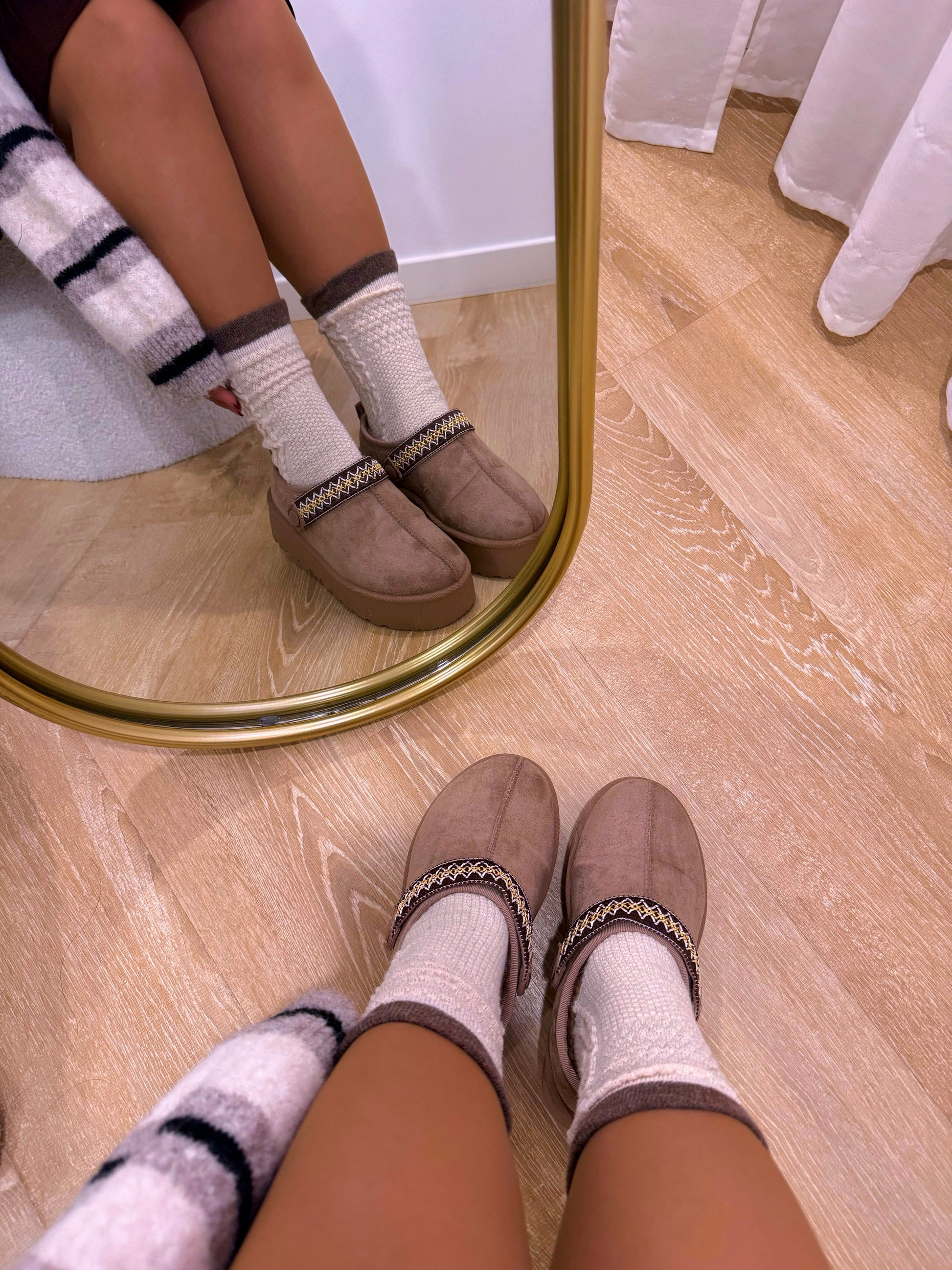 Meias de malha com folho • em lã e caxemira | 4 cores