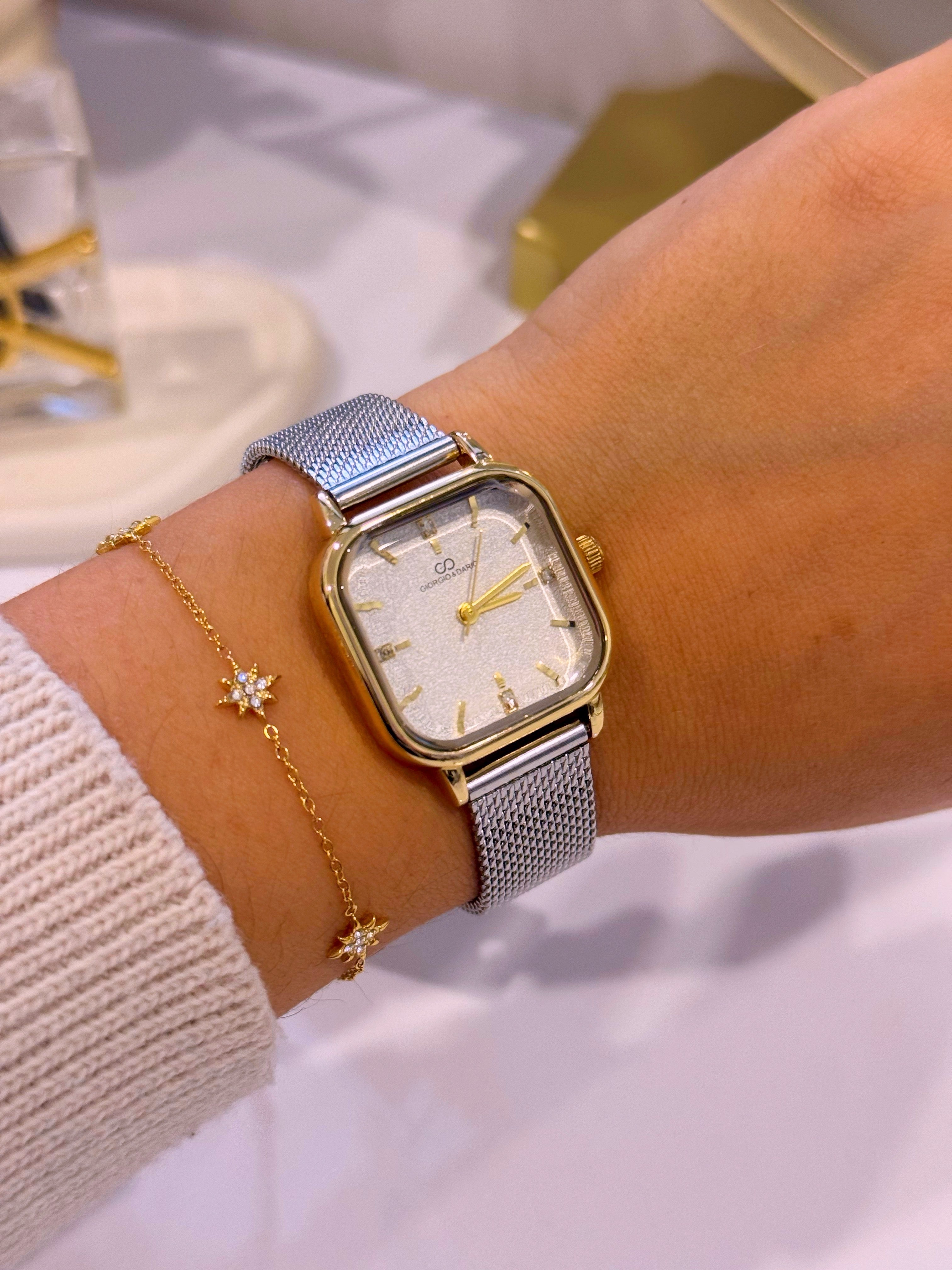 Relógio analógico mostrador quadrado com textura | Mix prateado e dourado