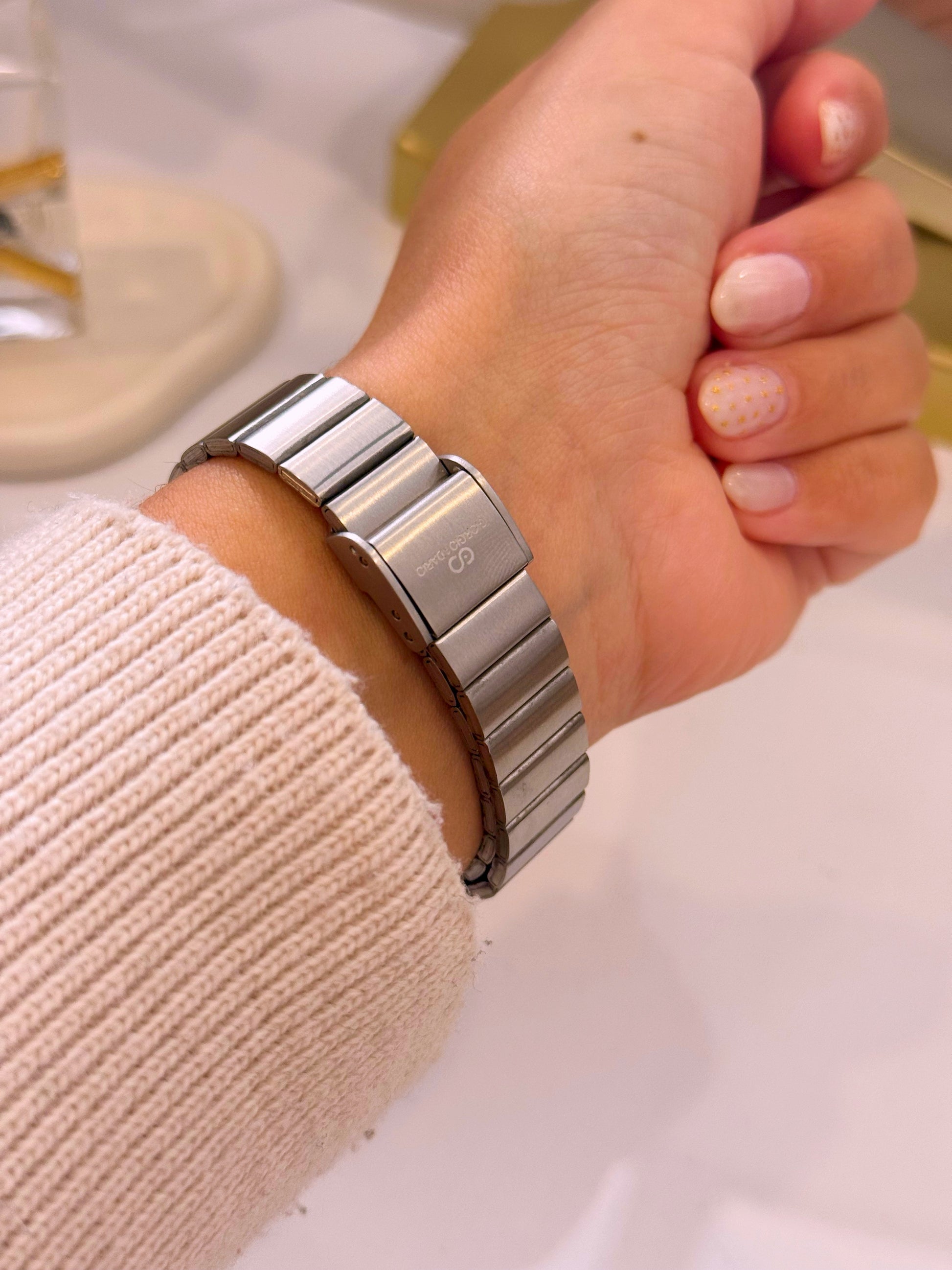 Relógio analógico quadrado | Mix Prateado Dourado com brilhantes