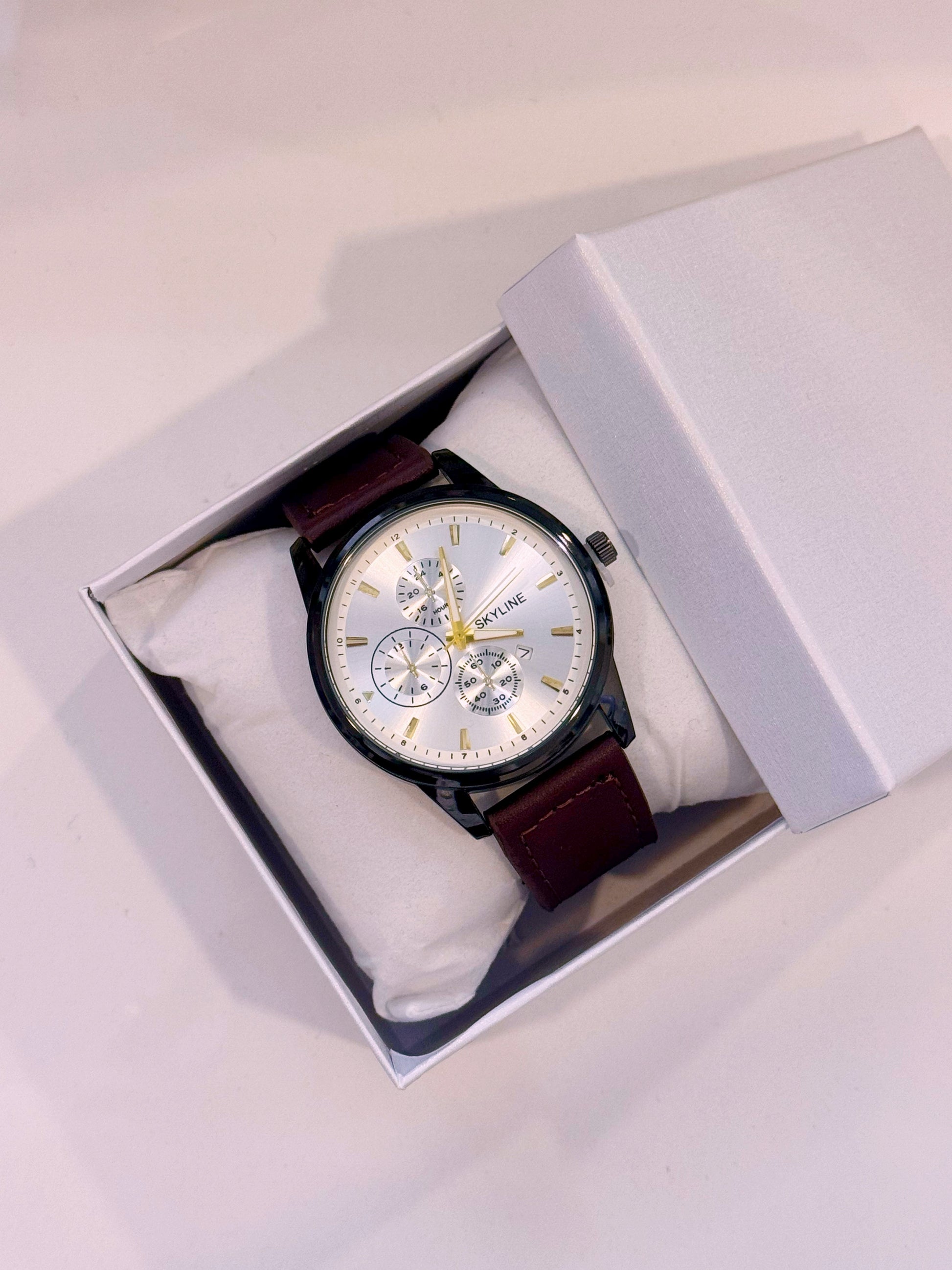 Relógio Analógico em pele | Castanho com mostrador preto