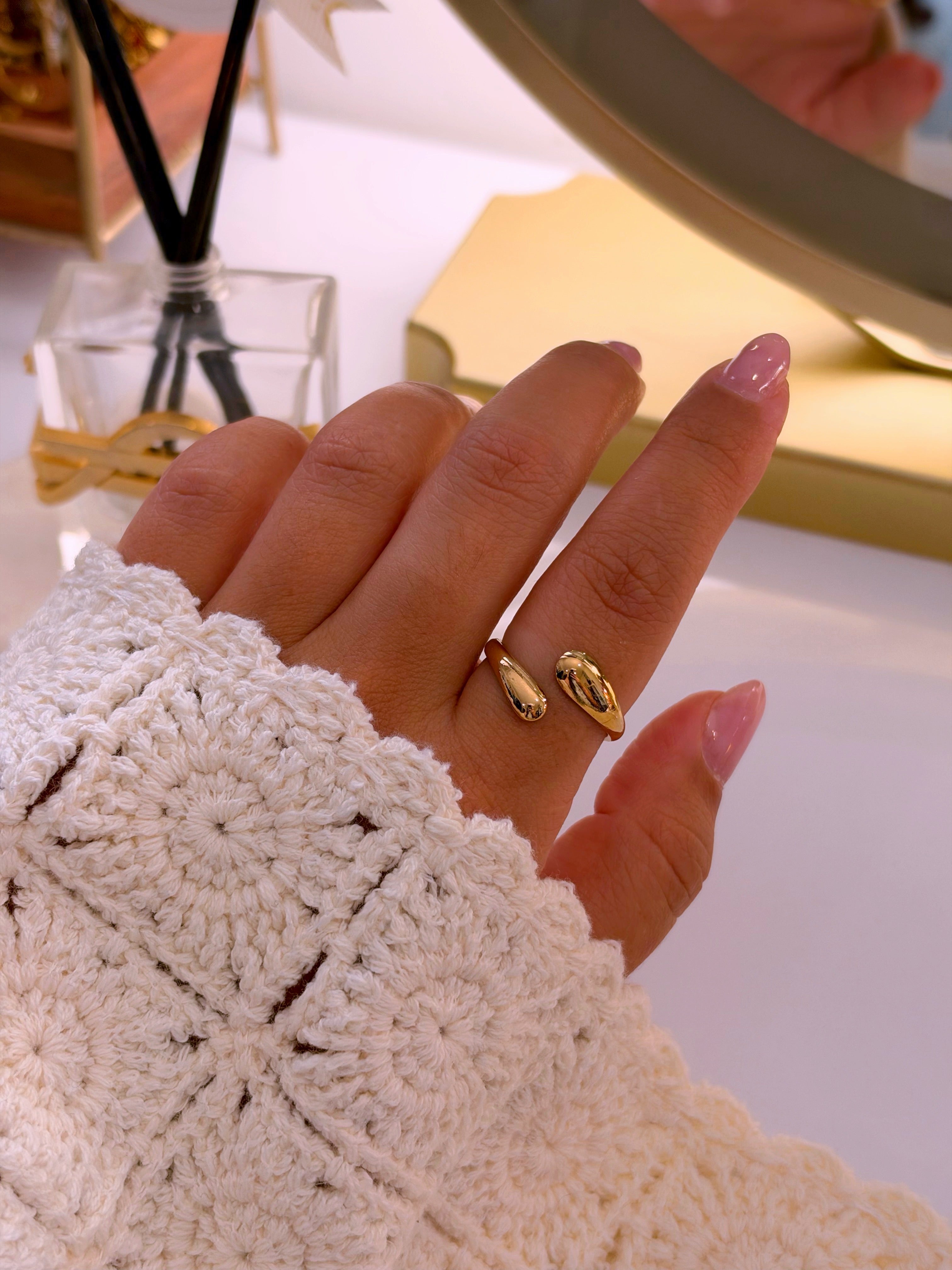 Anel ajustável efeito gota elegante | Dourado
