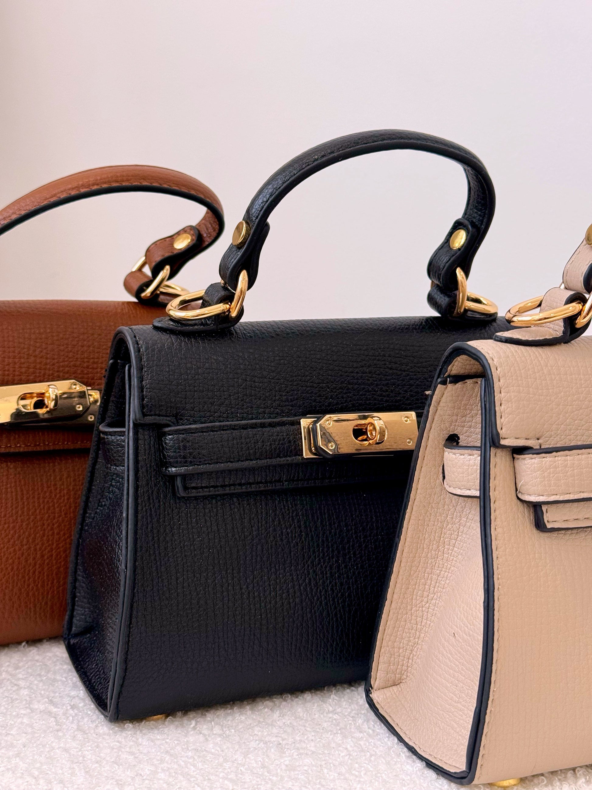 Mala de mão elegante com pormenores dourados | 3 Cores