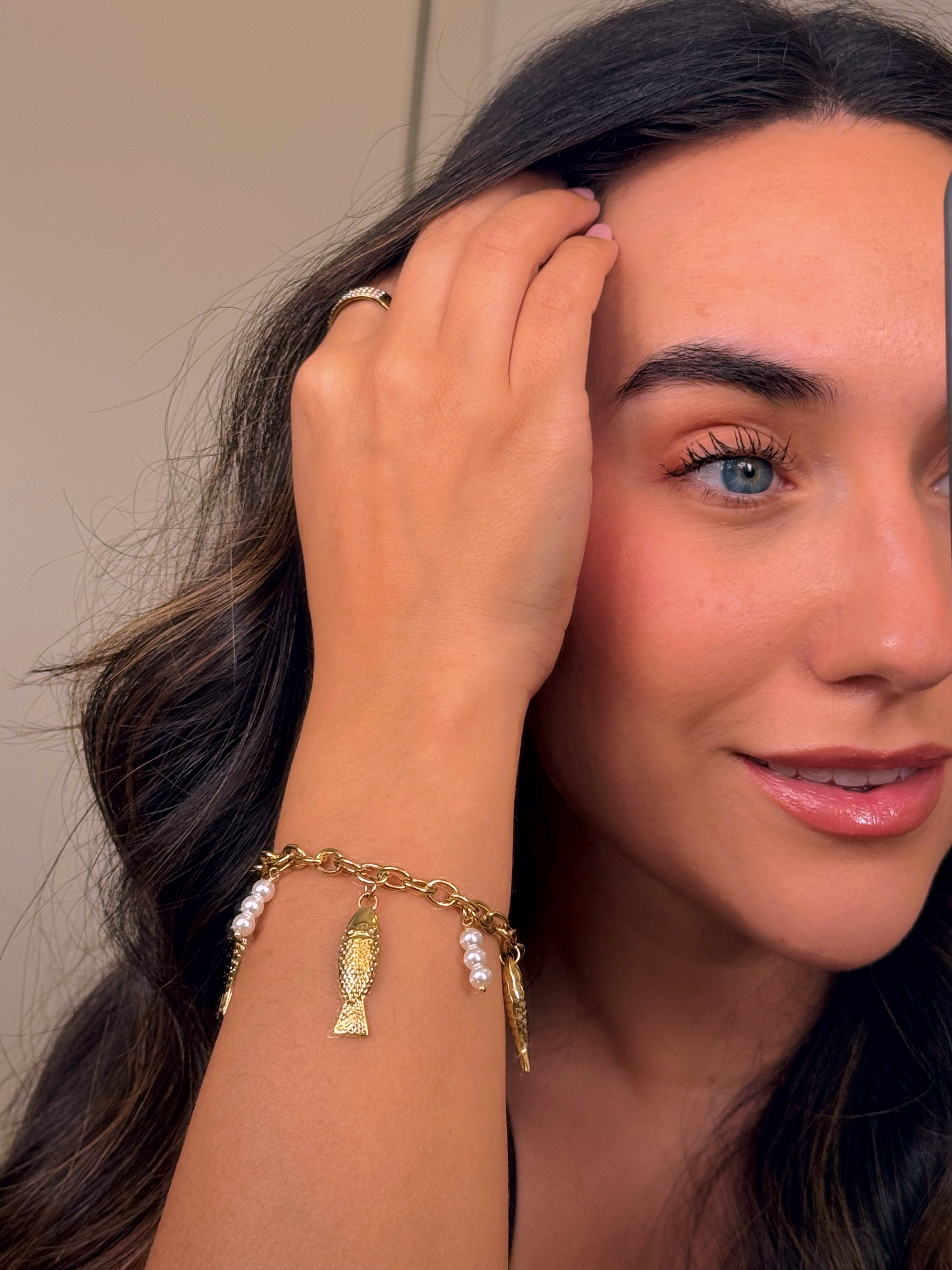 𝐄𝐝𝐢𝐜̧𝐚̃𝐨 𝐋𝐢𝐦𝐢𝐭𝐚𝐝𝐚 𝐕𝐞𝐫𝐚̃𝐨 🐚 Pulseira corrente com peixes e pérolas | Dourado