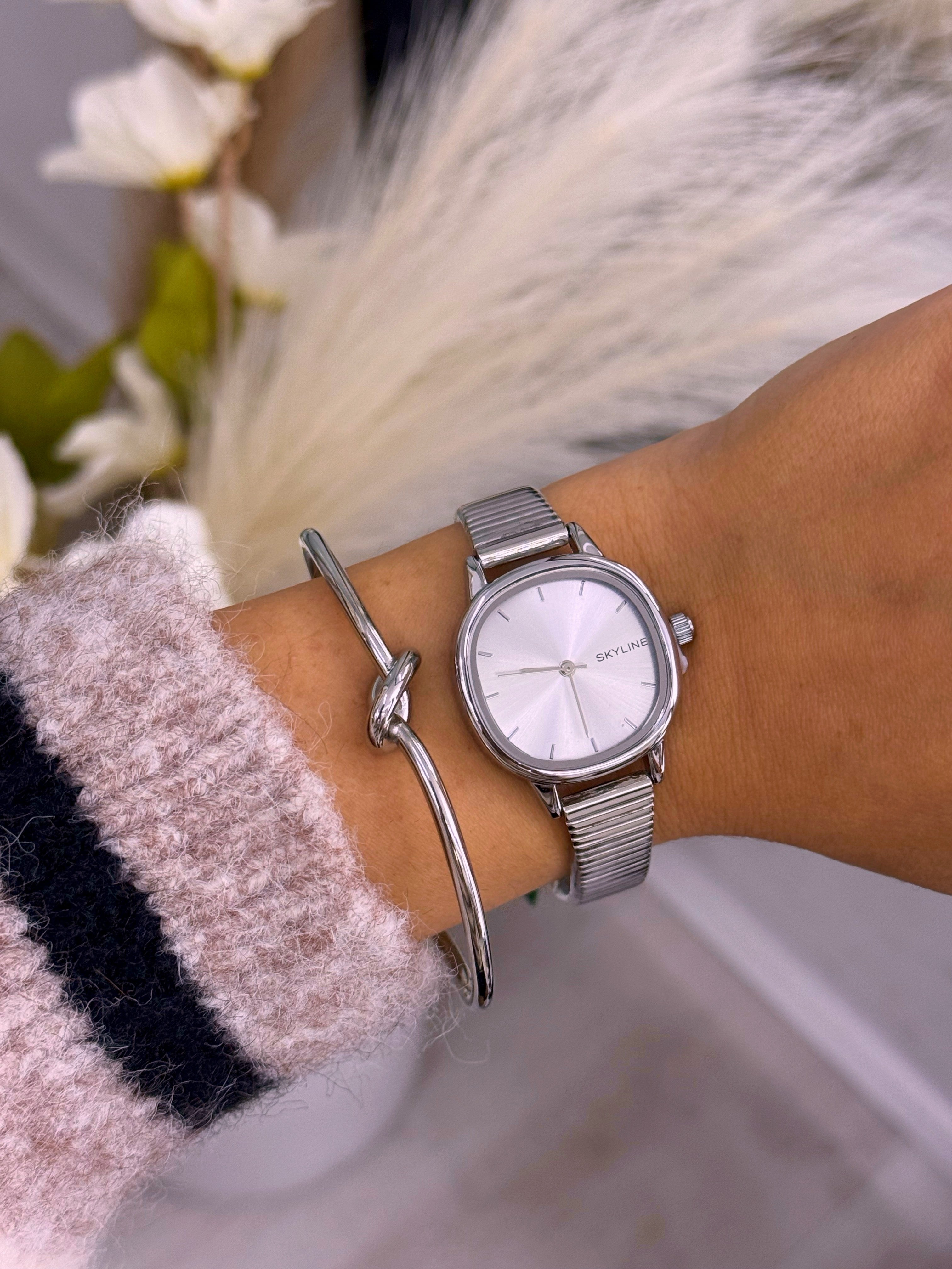 Relógio analógico com mostrador redondo | Prateado com fundo branco