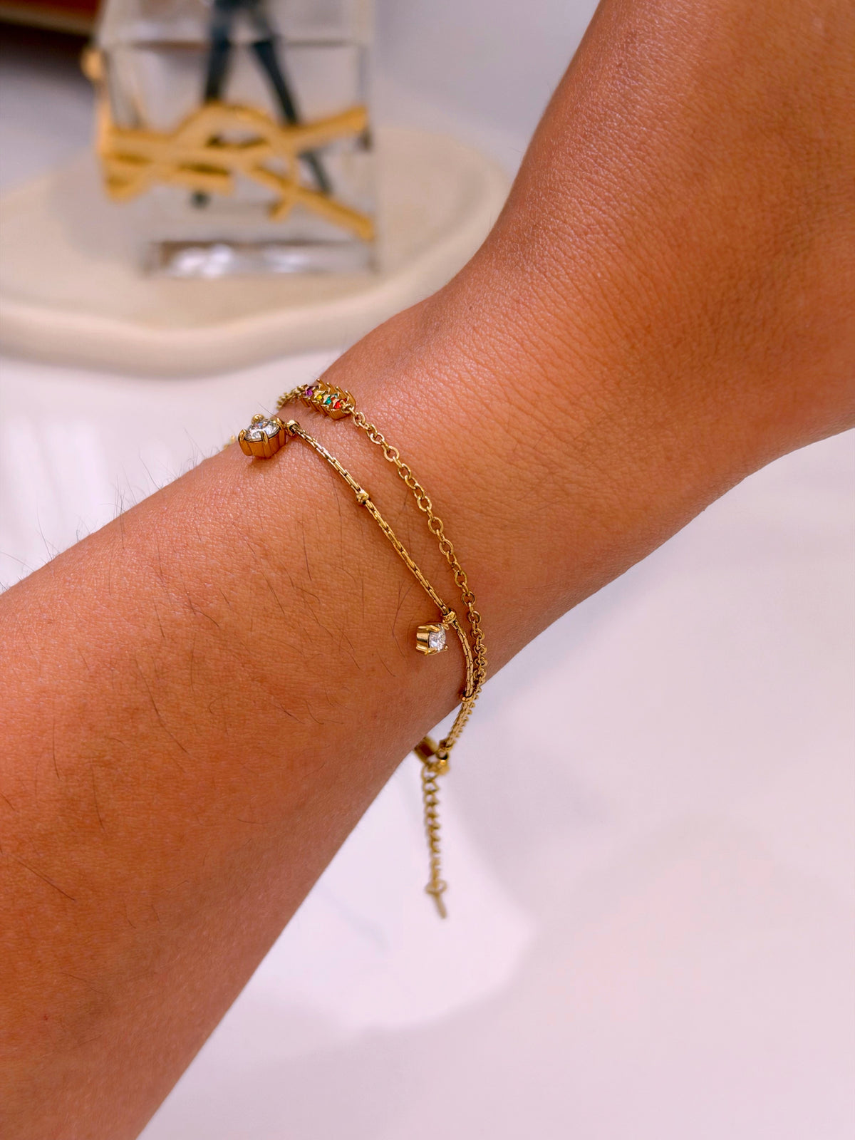 Pulseira efeito duplo malha fina e corrente com brilhantes | Brilhantes Coloridos