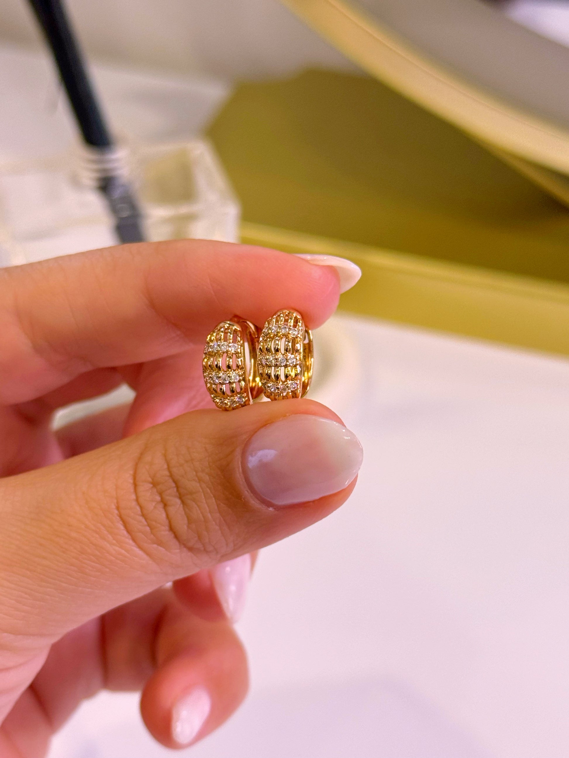 Argolinhas efeito oval com brilhantes e aberturas | Rose Gold