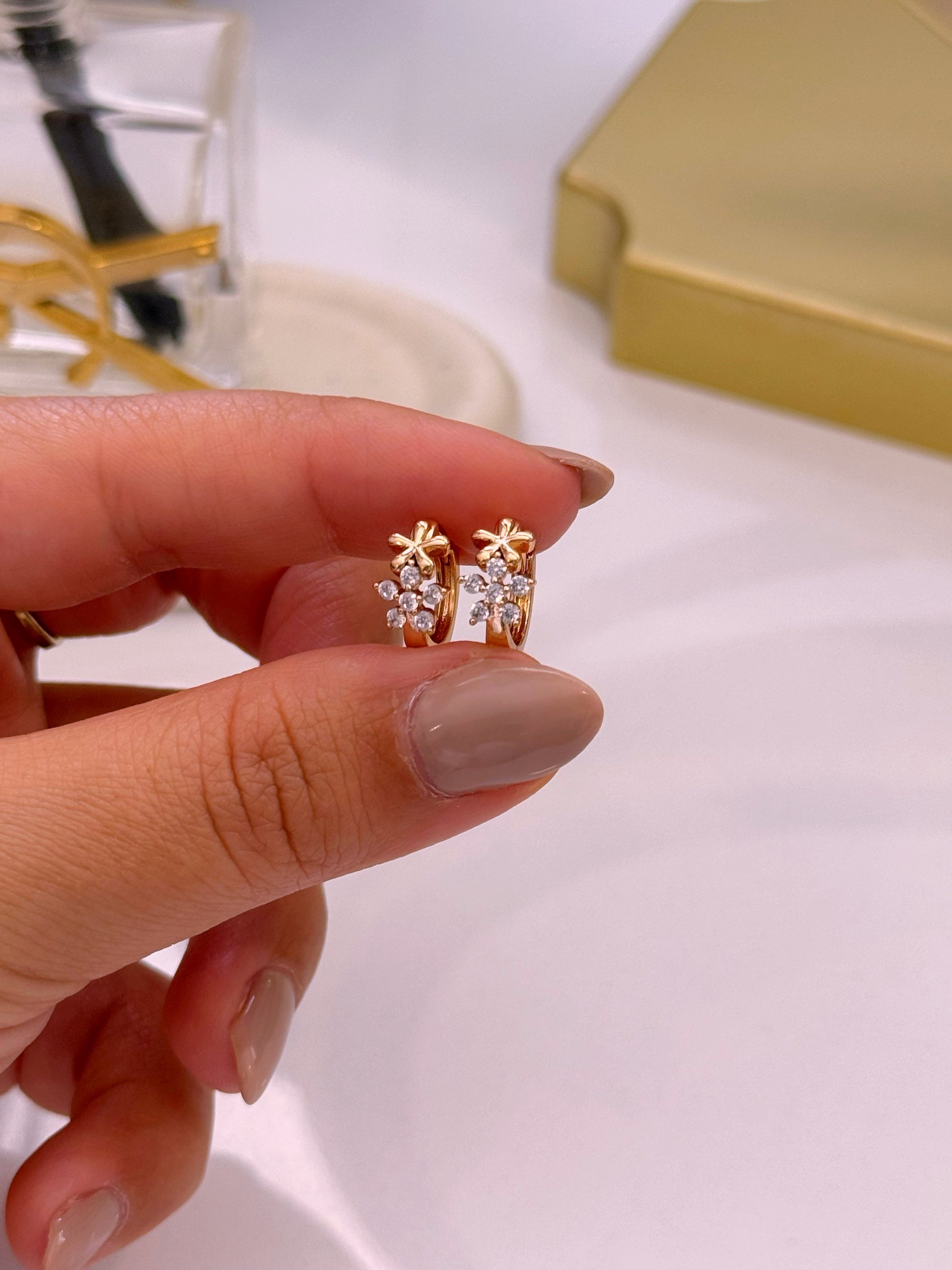 Argolinhas com 2 flores, lisa e em brilhantes | Rose Gold